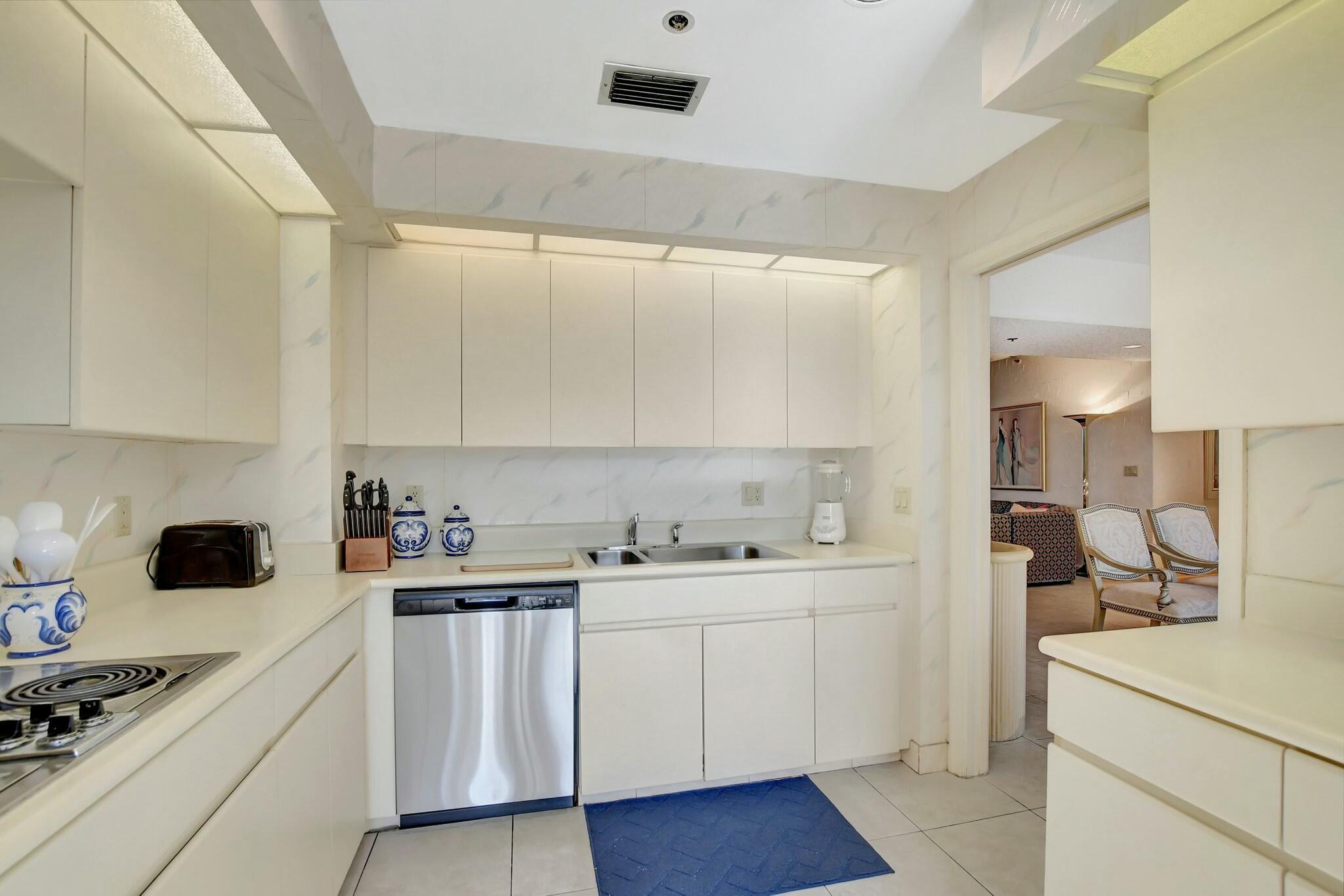 17031 Boca Club Boulevard 103a