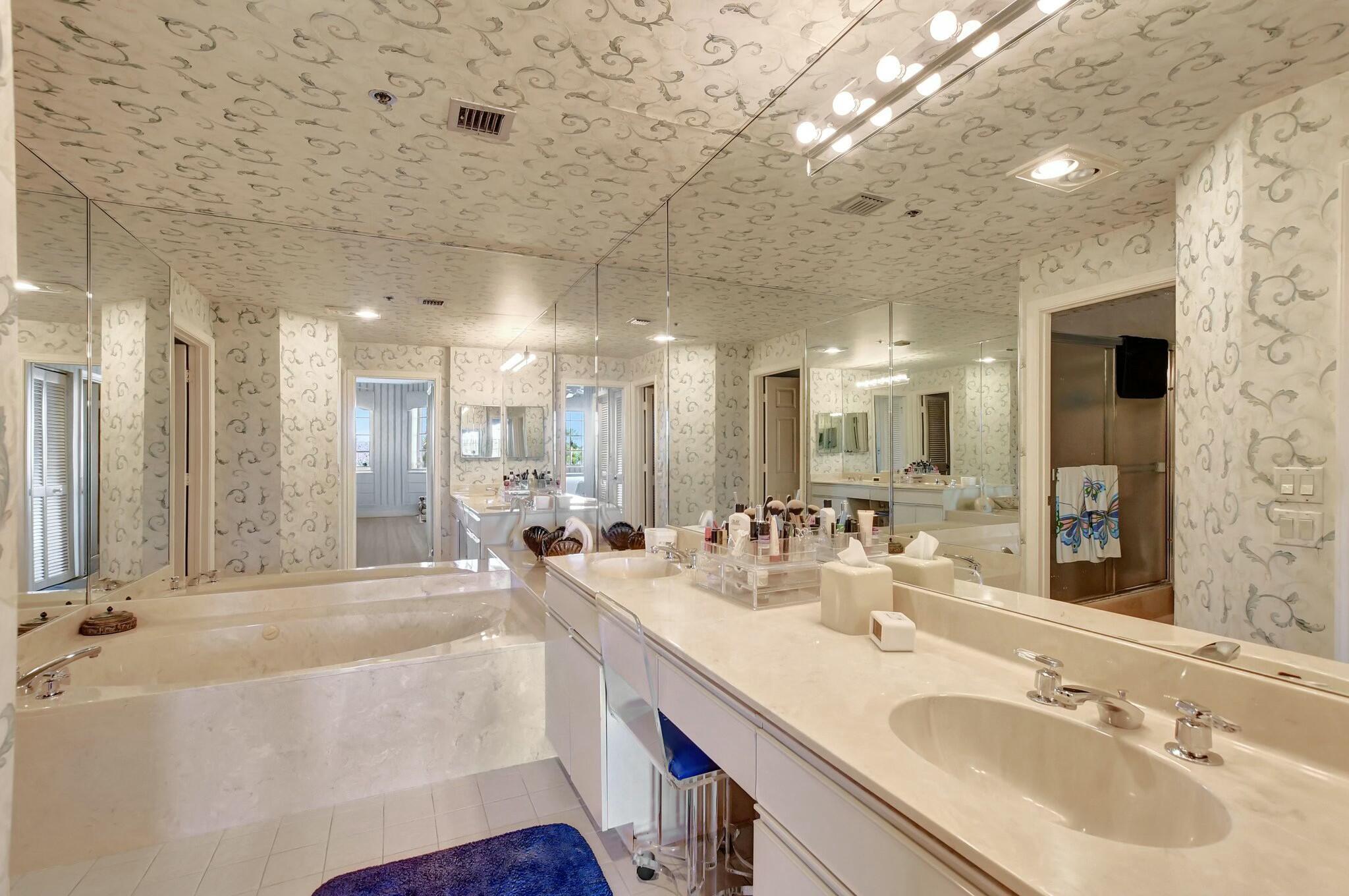 17031 Boca Club Boulevard 103a
