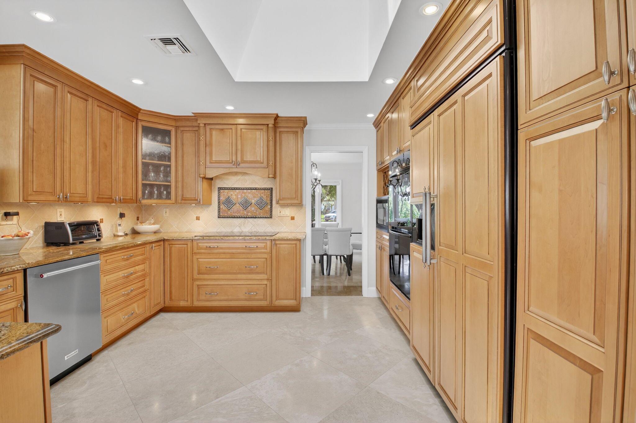 3765 Canterbury Court