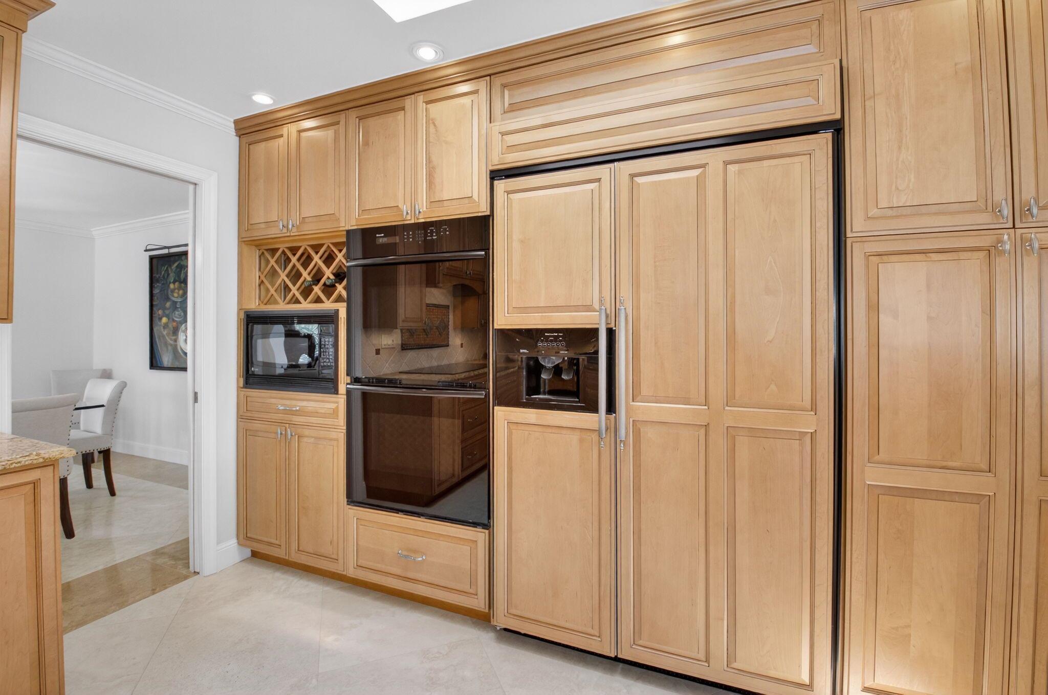3765 Canterbury Court