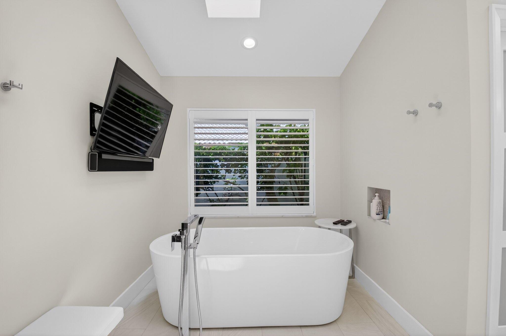 3765 Canterbury Court