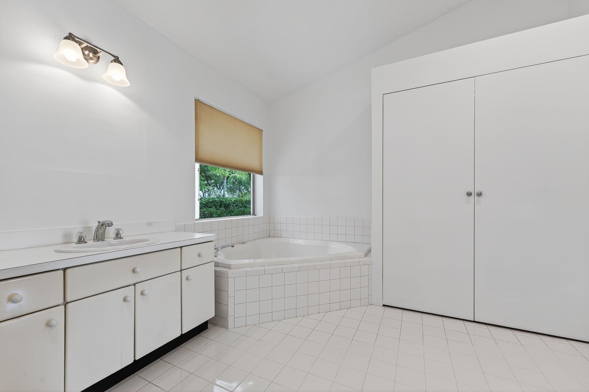 3815 Candlewood Court