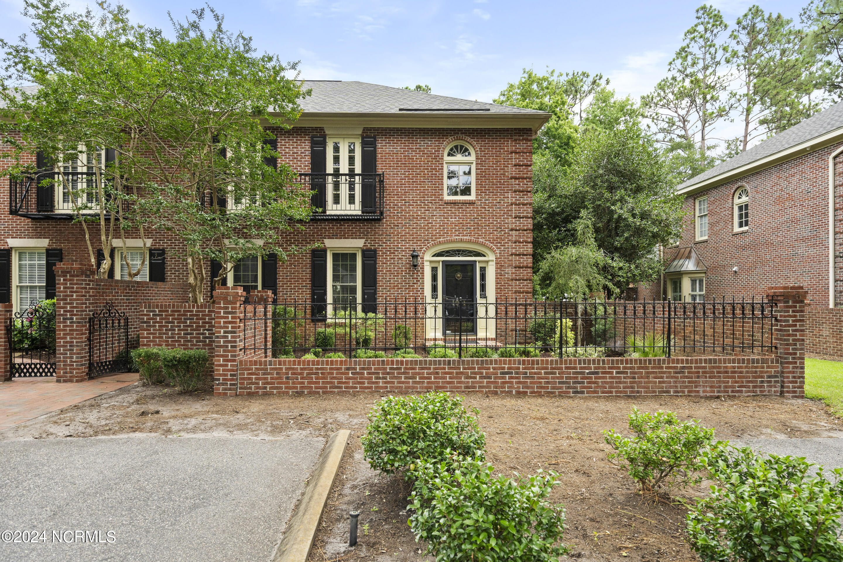1911 Fenwick Place