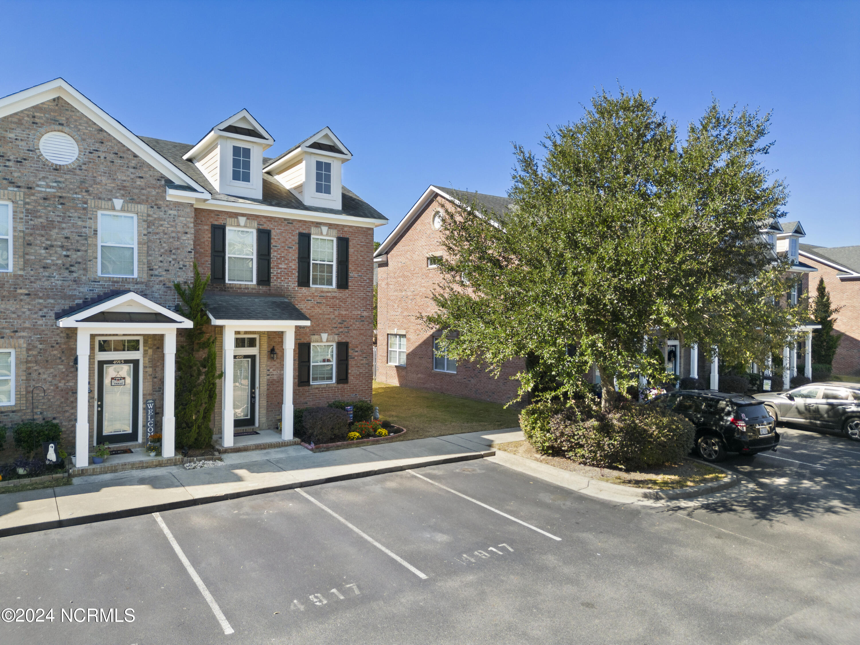 4917 Exton Park Loop