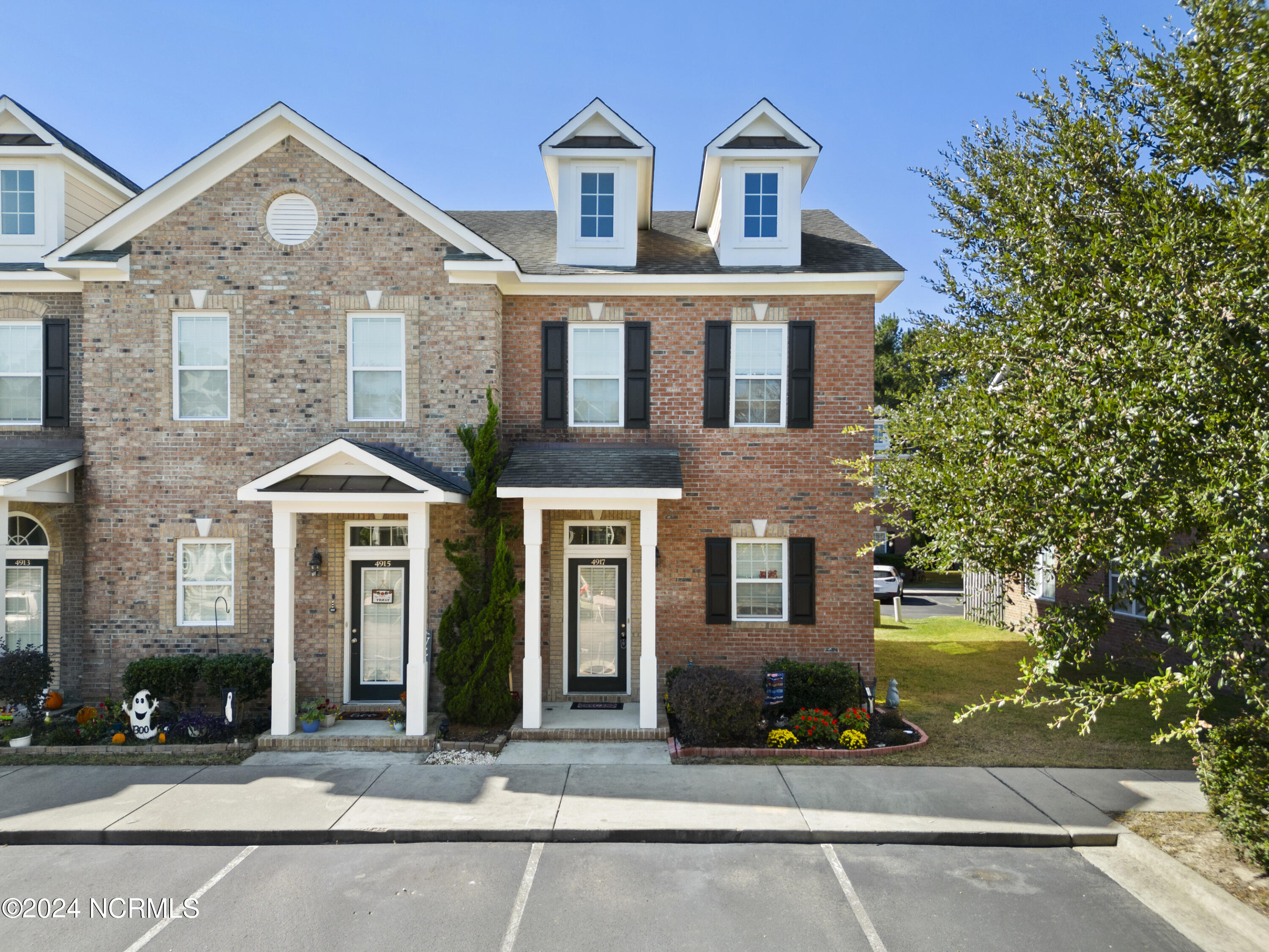 4917 Exton Park Loop