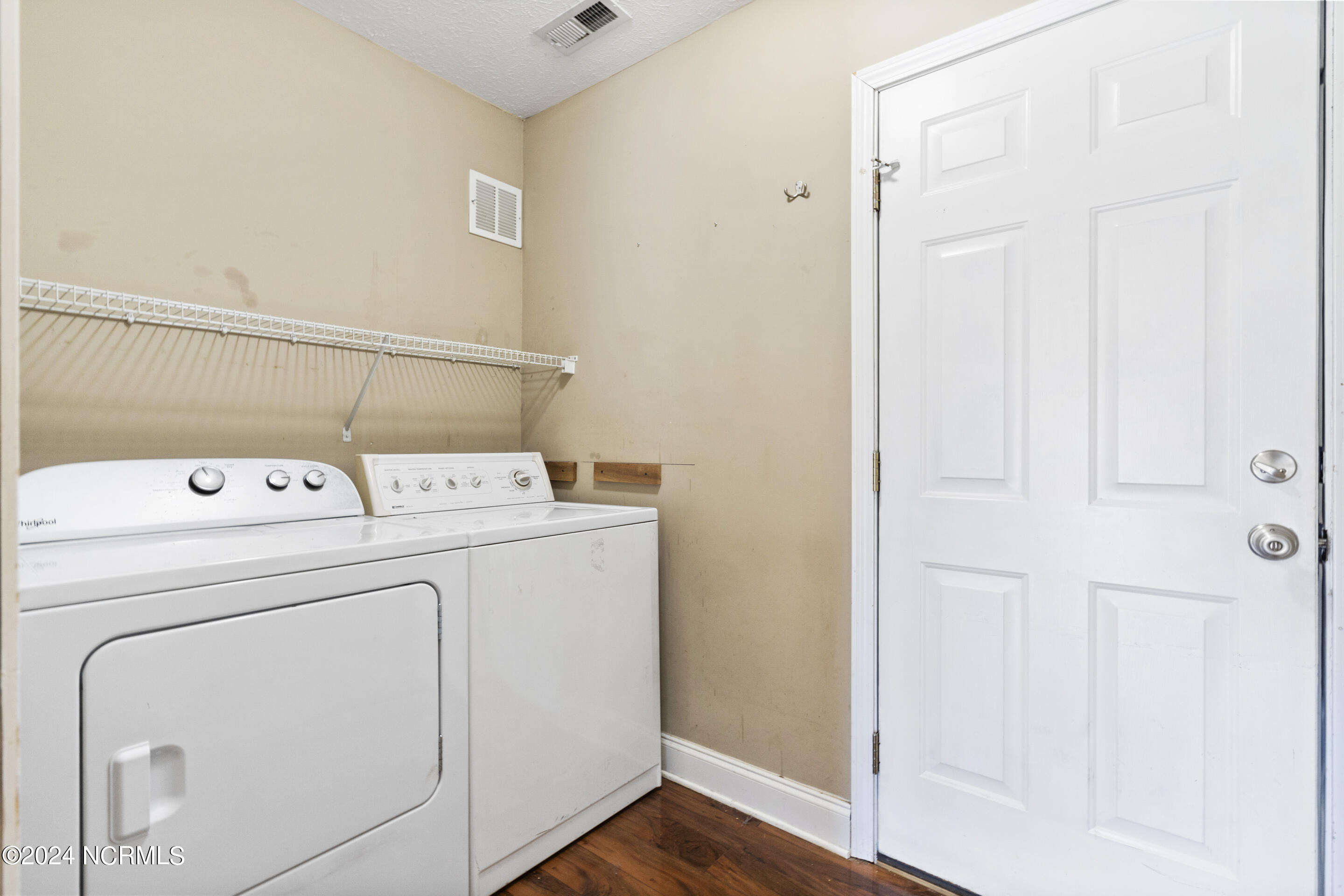 214 Heartwood Drive