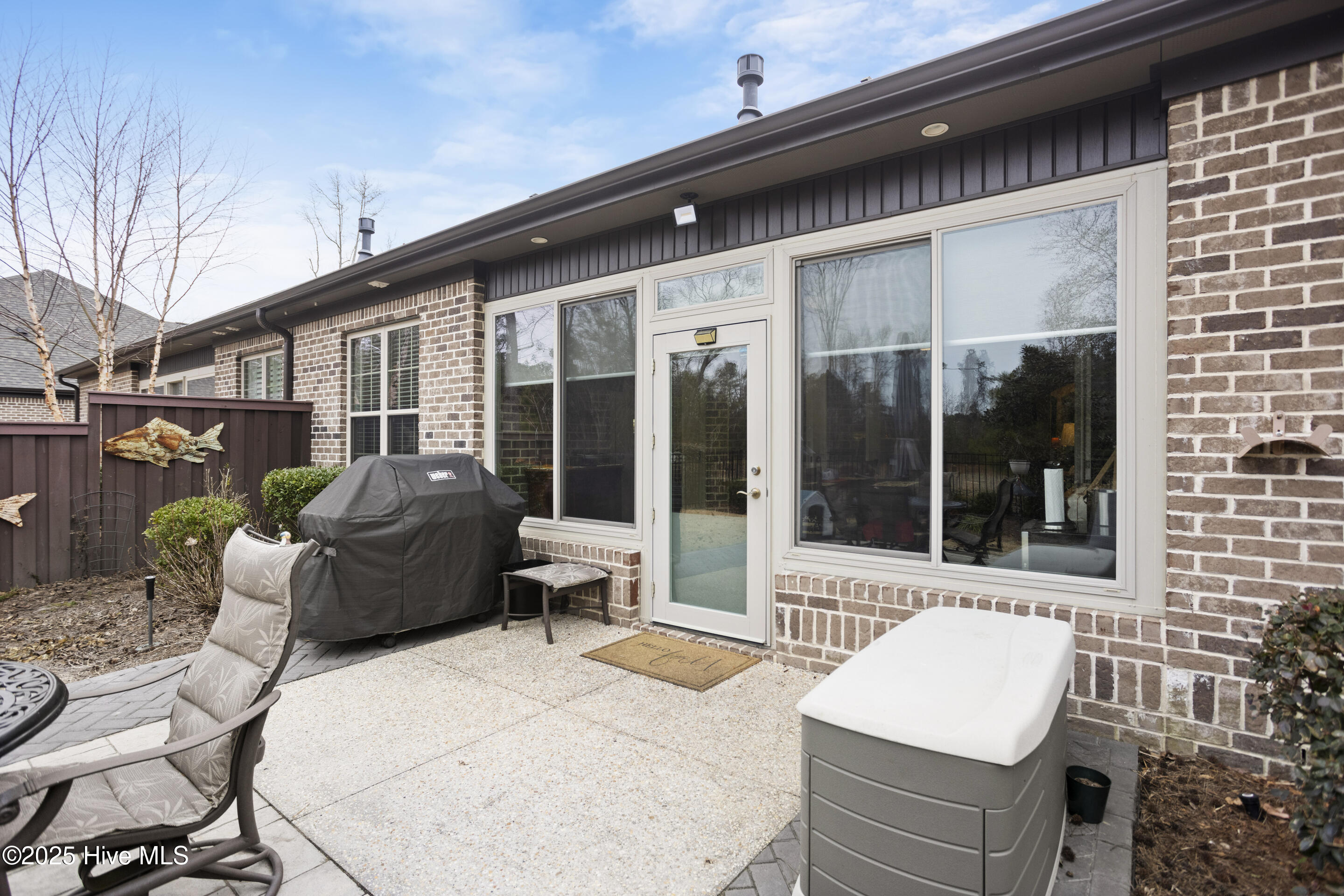 657 Jenoa Loop