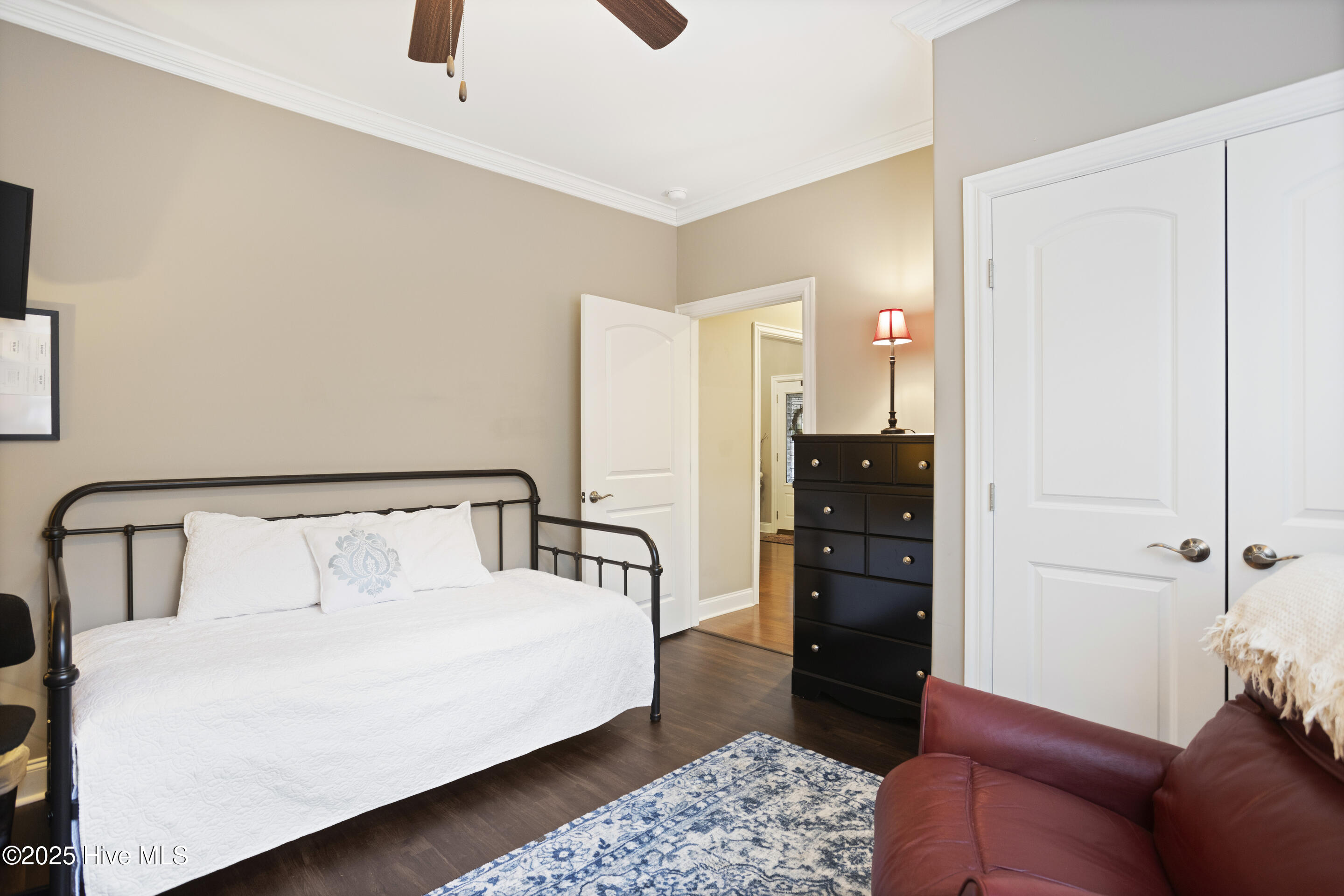 657 Jenoa Loop