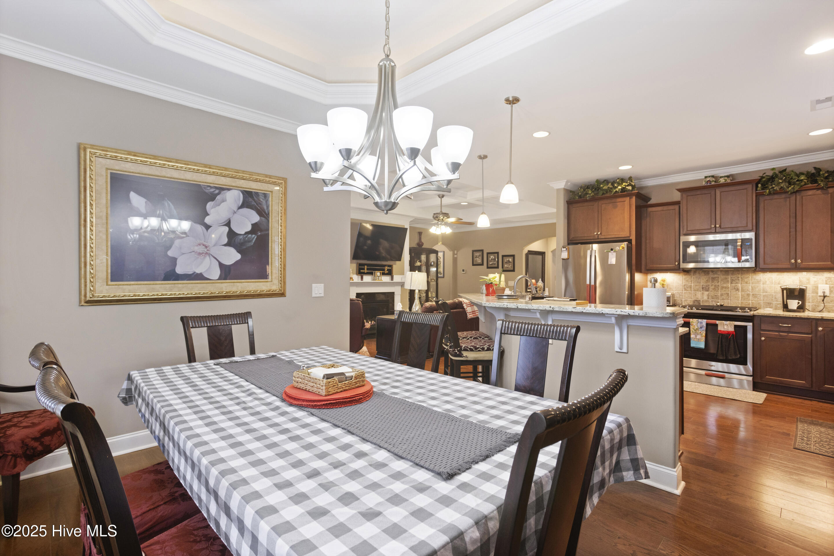 657 Jenoa Loop