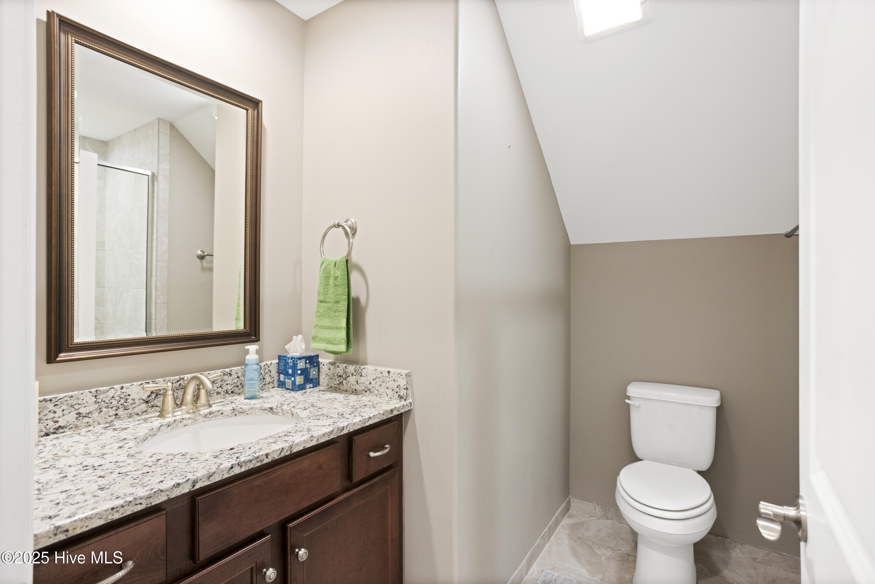 657 Jenoa Loop