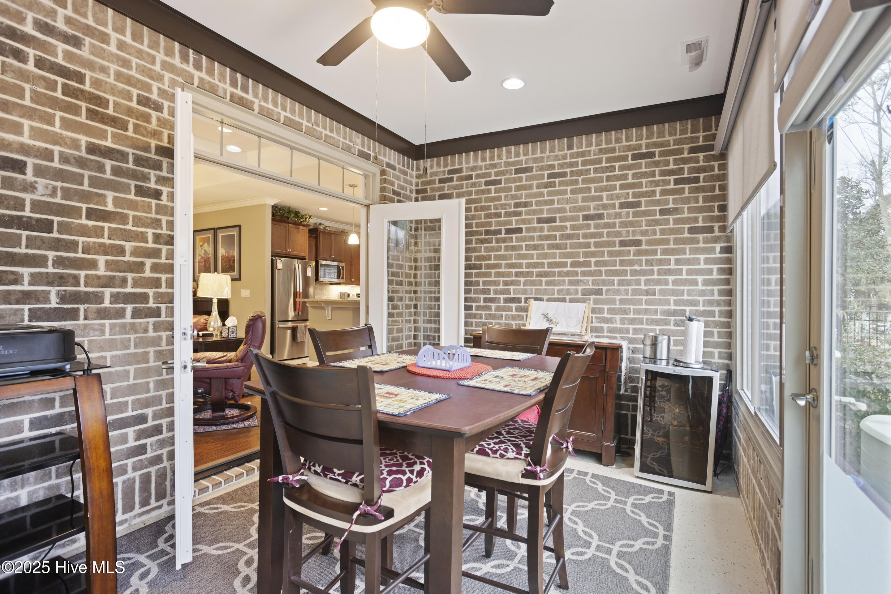 657 Jenoa Loop