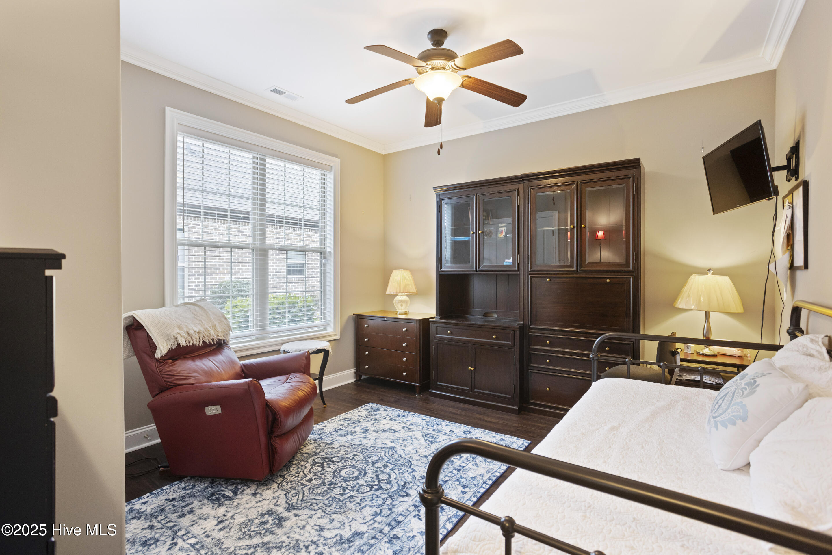 657 Jenoa Loop