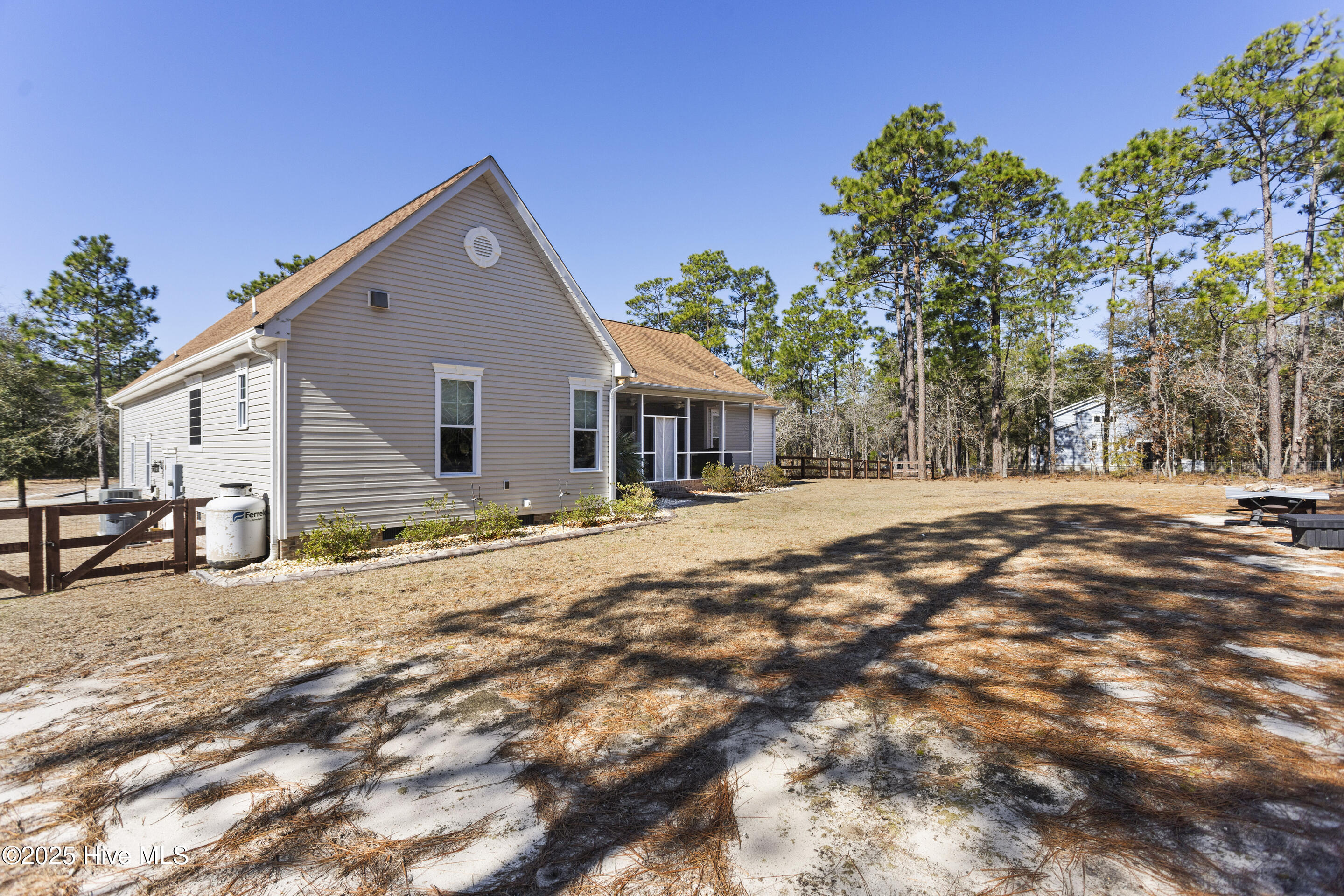 2142 Fieldcrest Road