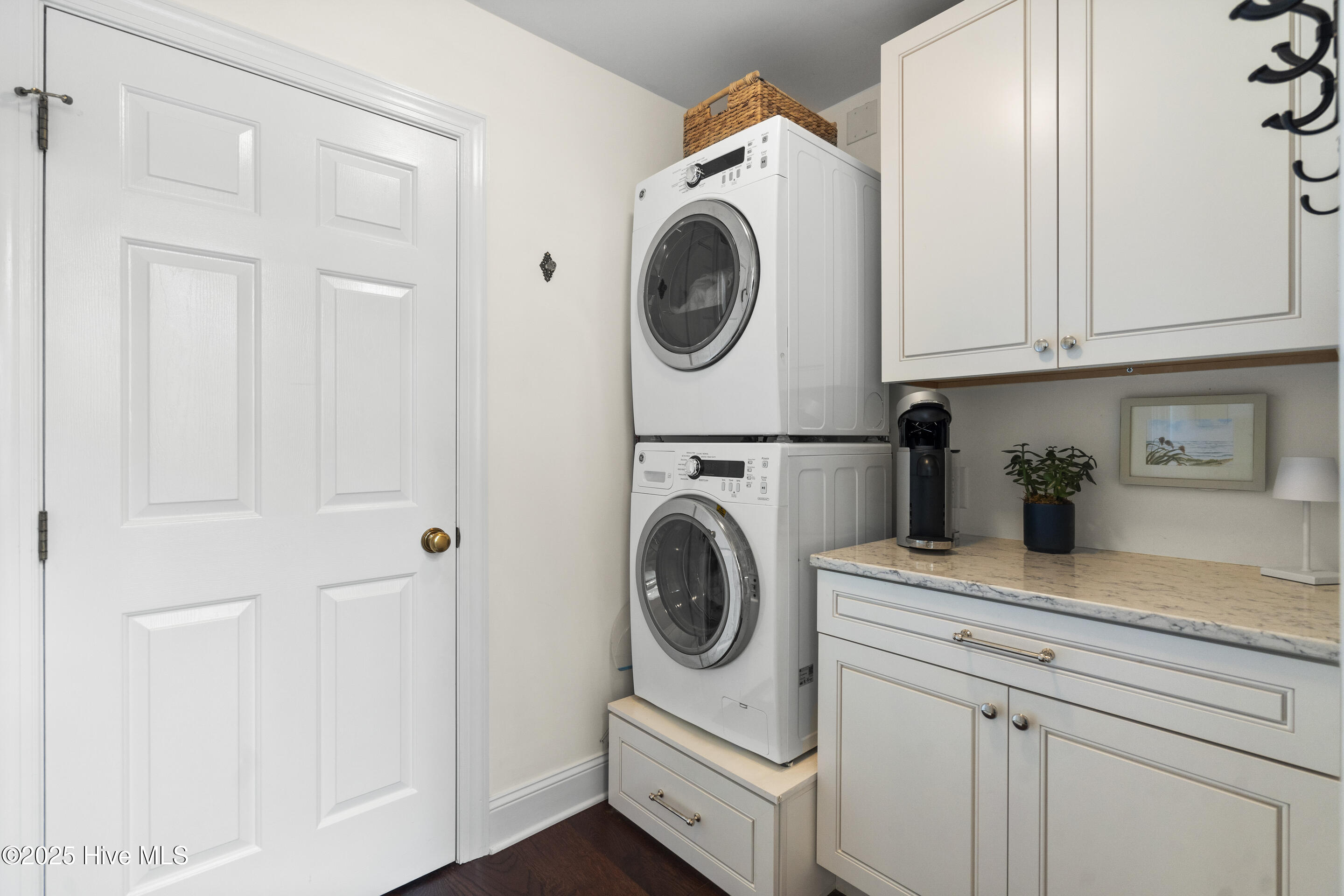 1824 Glen Eagles Lane