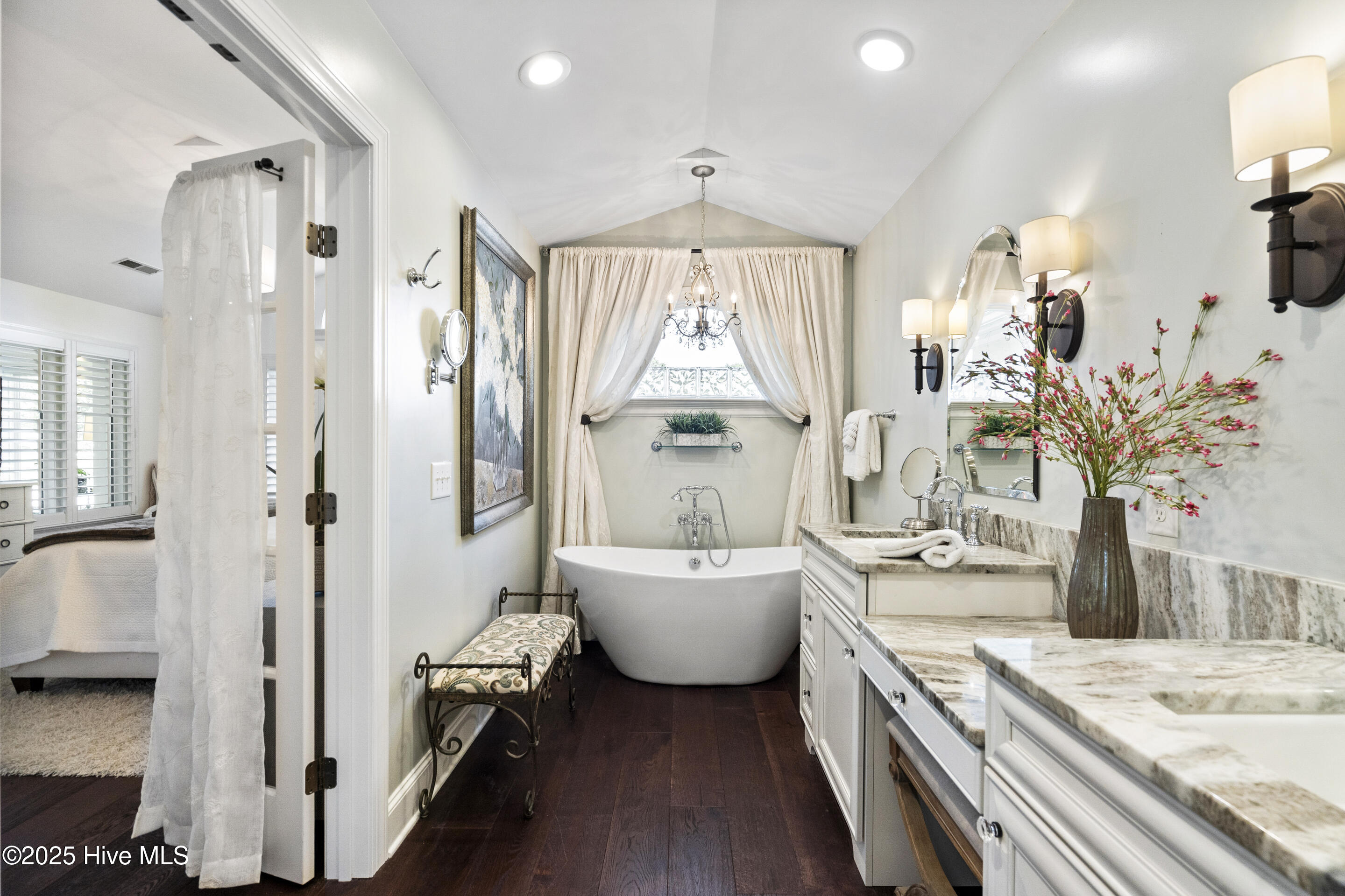 1824 Glen Eagles Lane