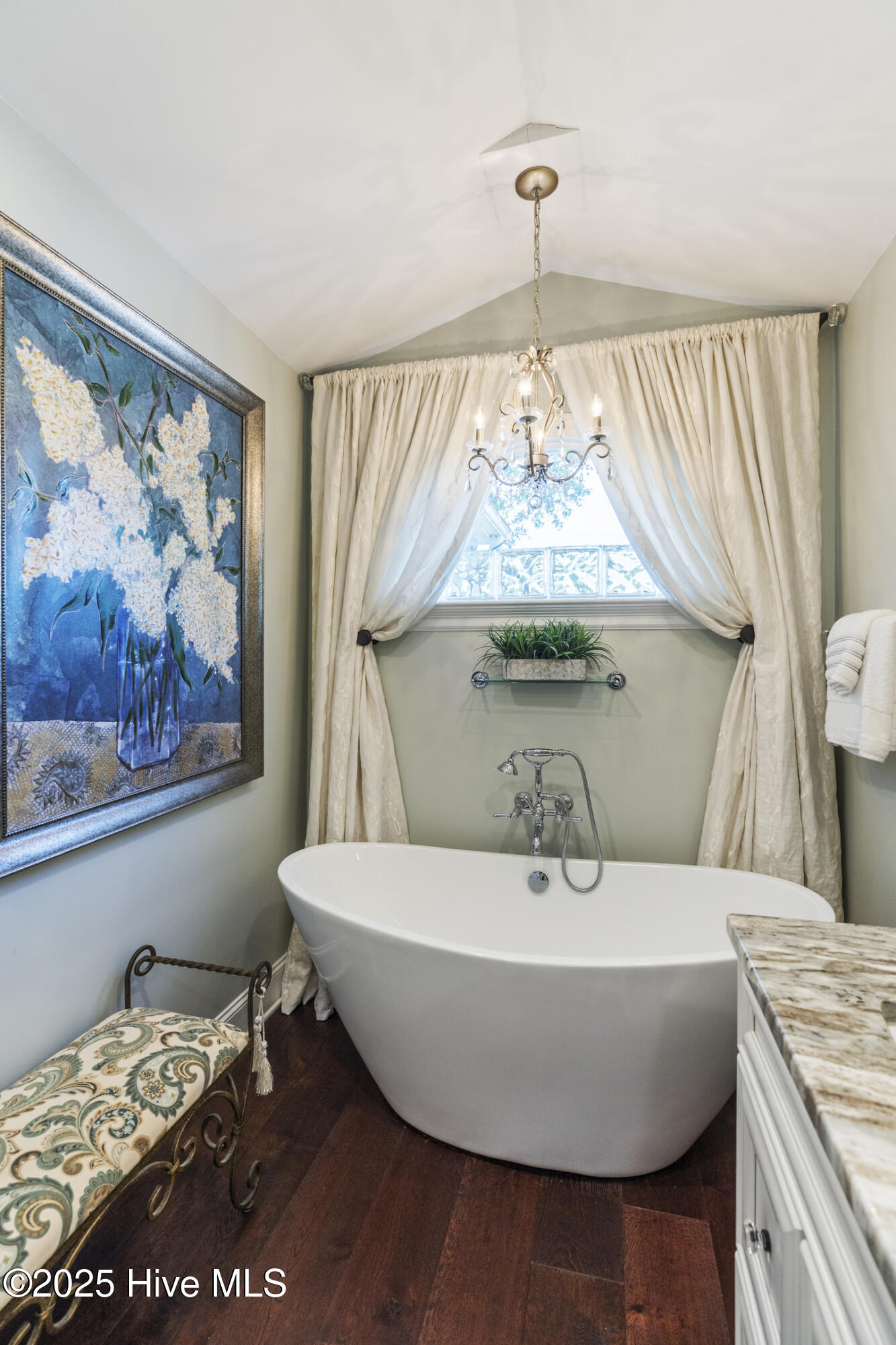 1824 Glen Eagles Lane