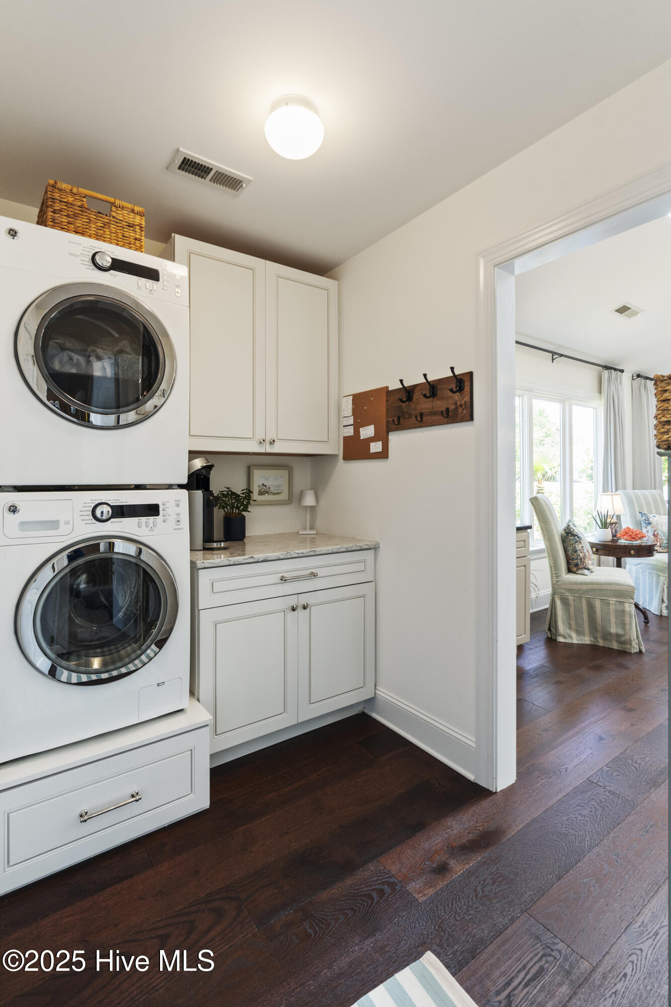 1824 Glen Eagles Lane