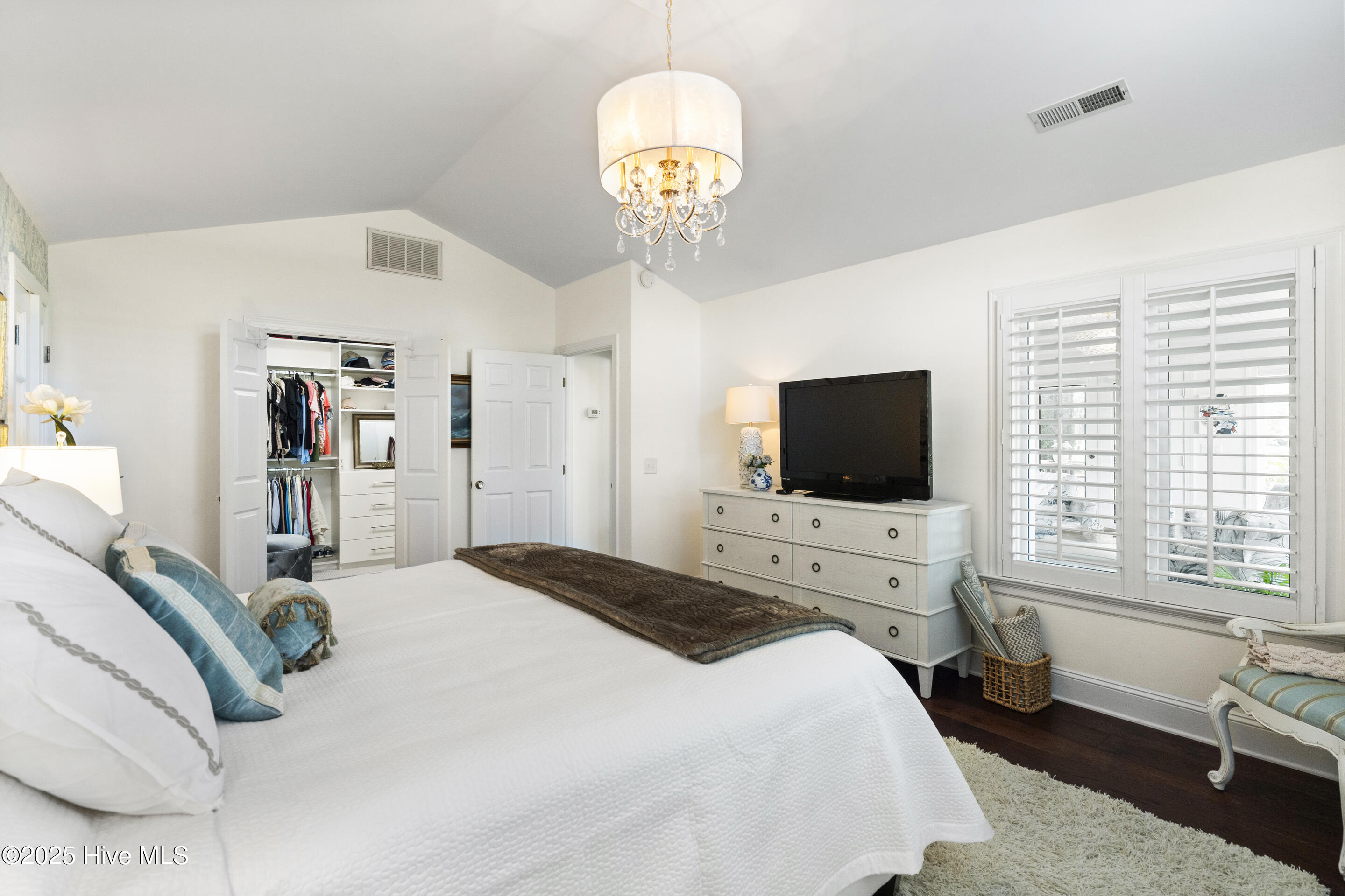 1824 Glen Eagles Lane