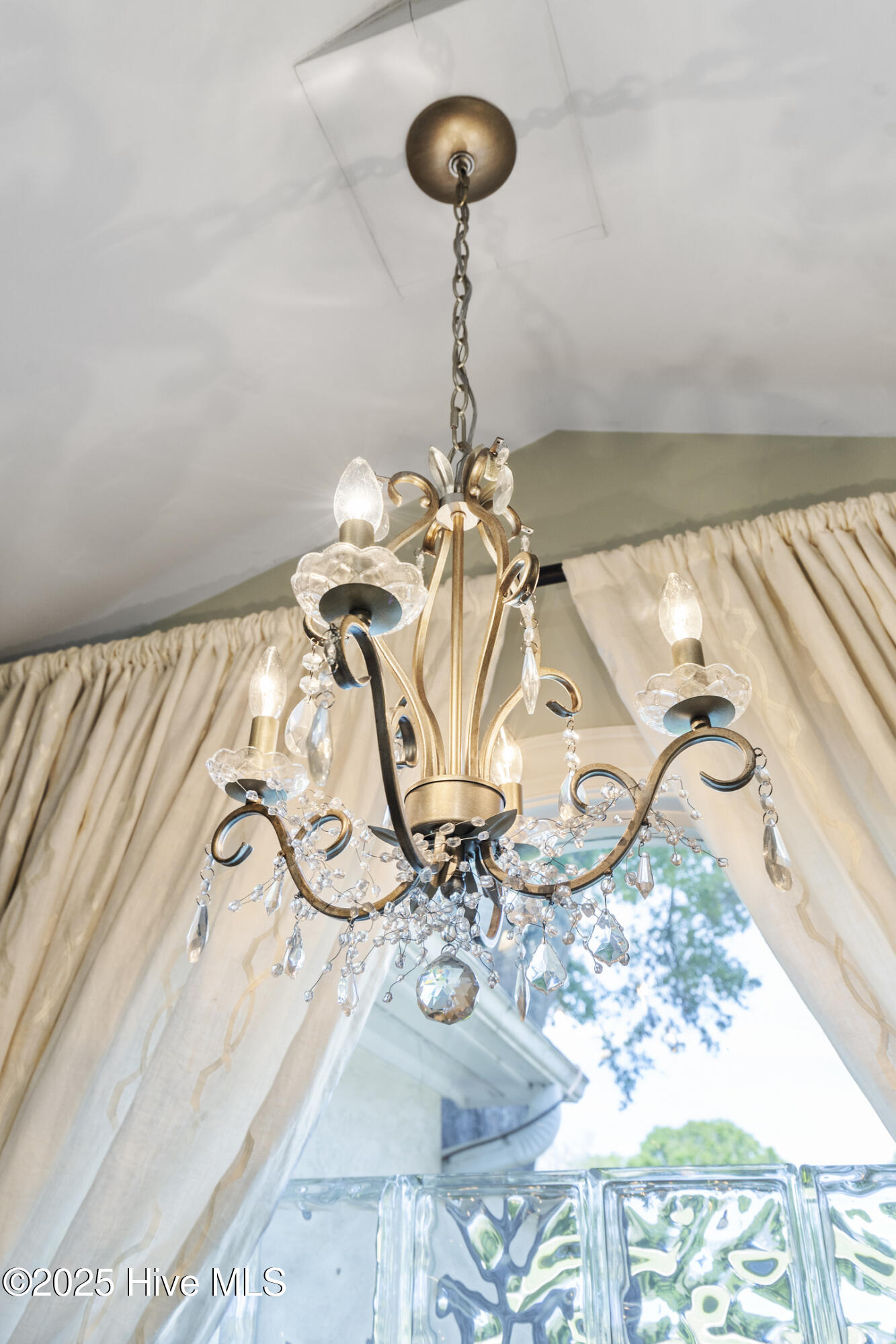 1824 Glen Eagles Lane