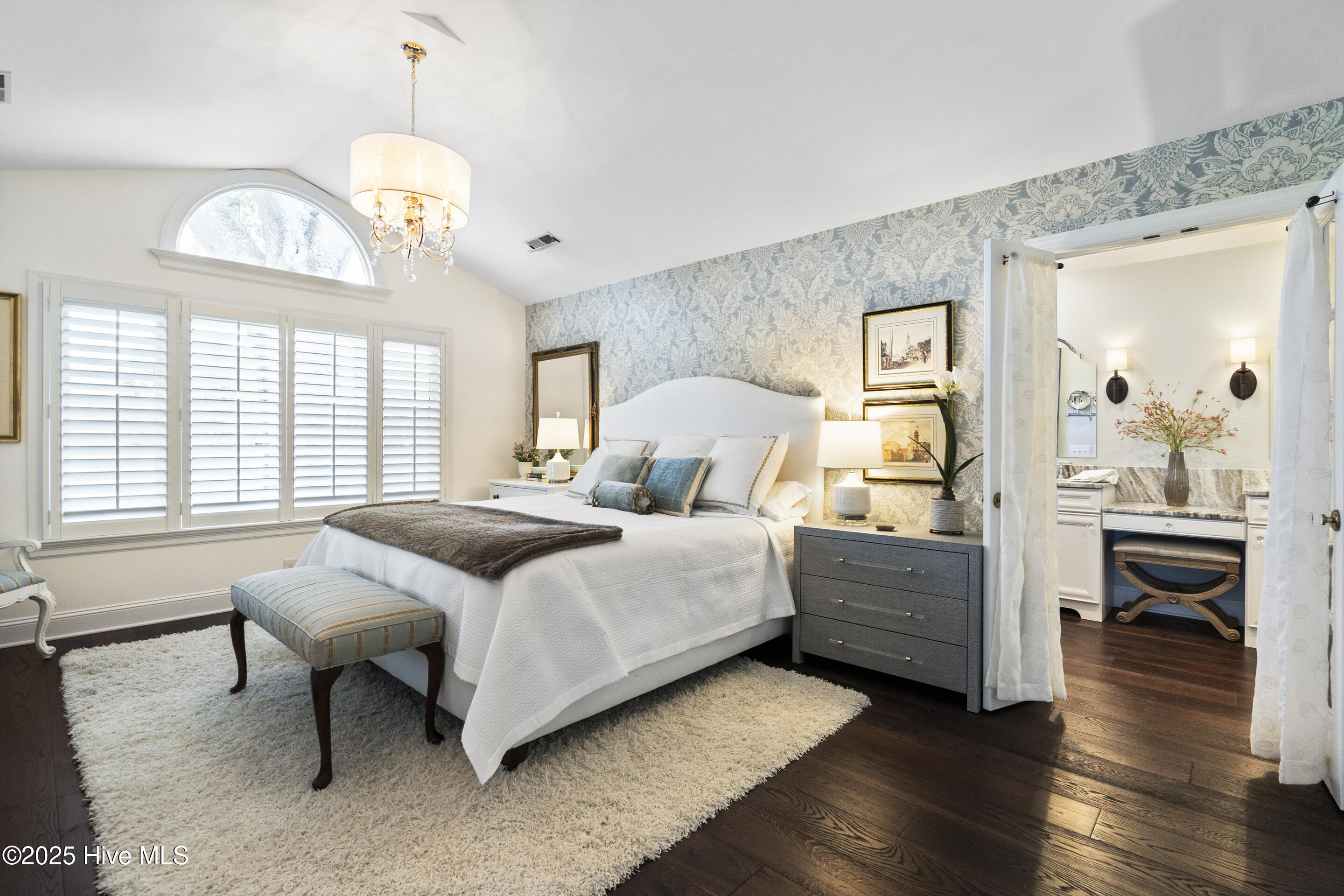 1824 Glen Eagles Lane