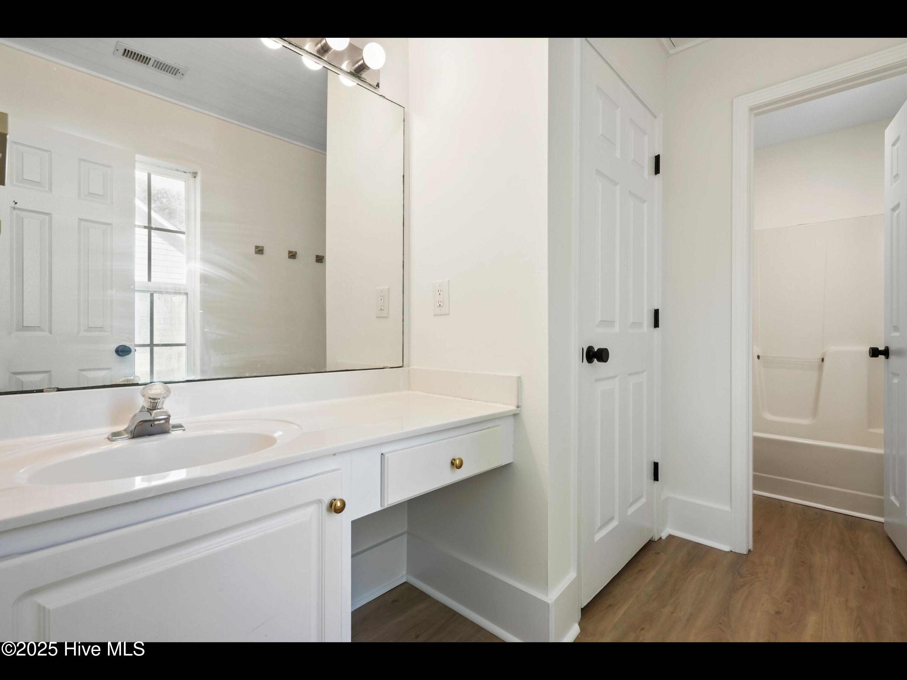 711 Glenarthur Drive