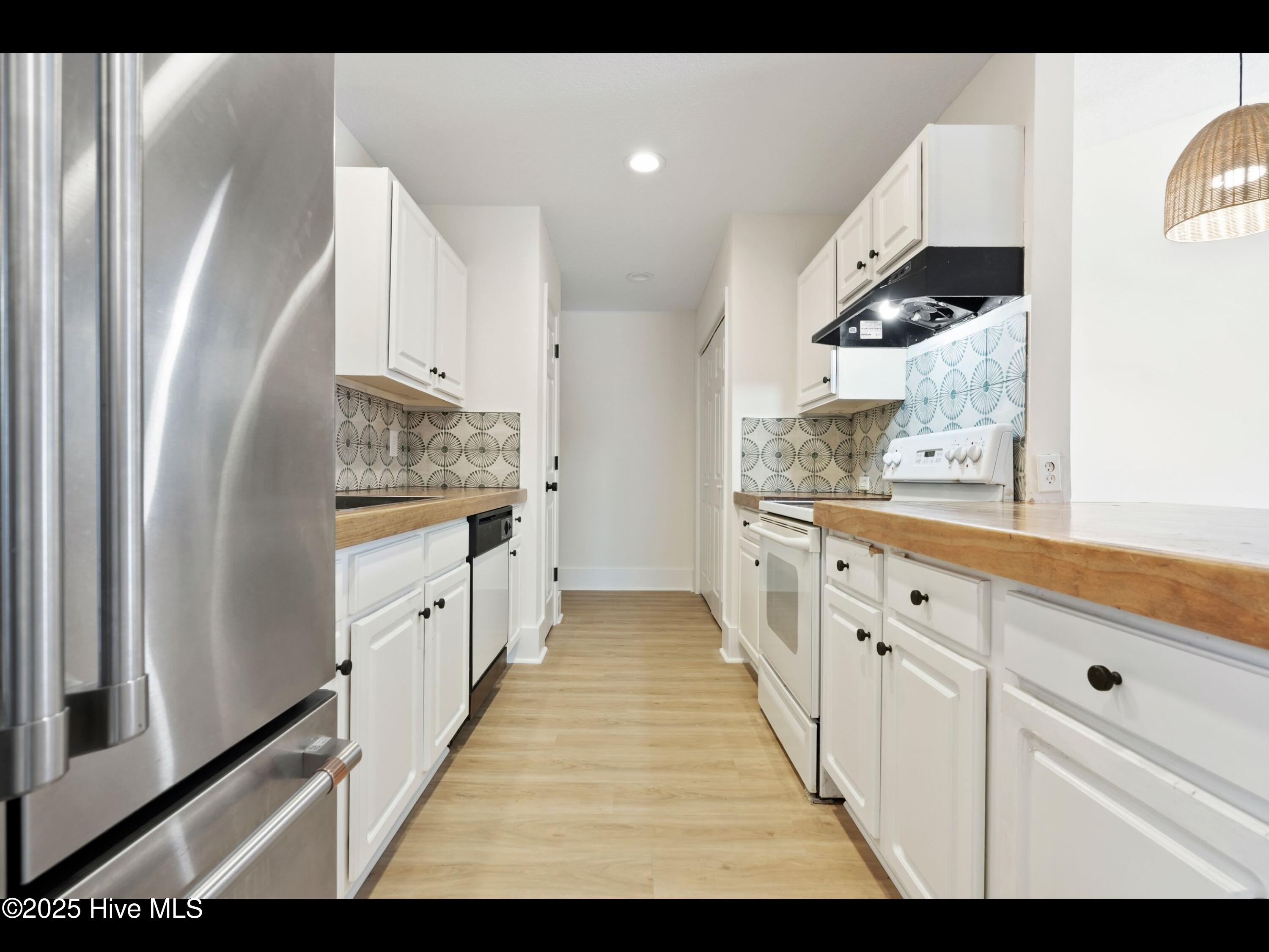 711 Glenarthur Drive