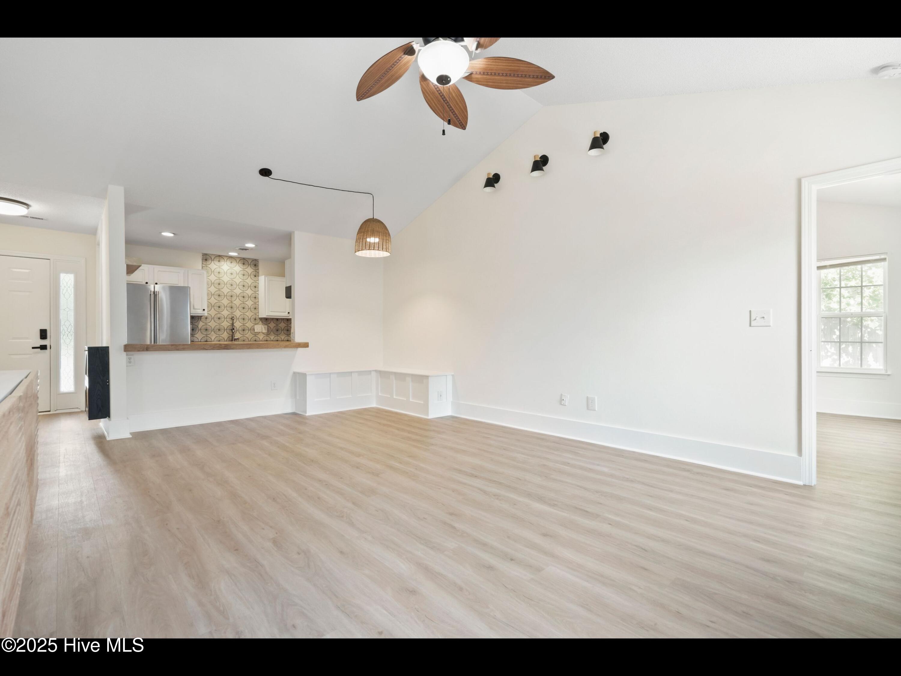 711 Glenarthur Drive