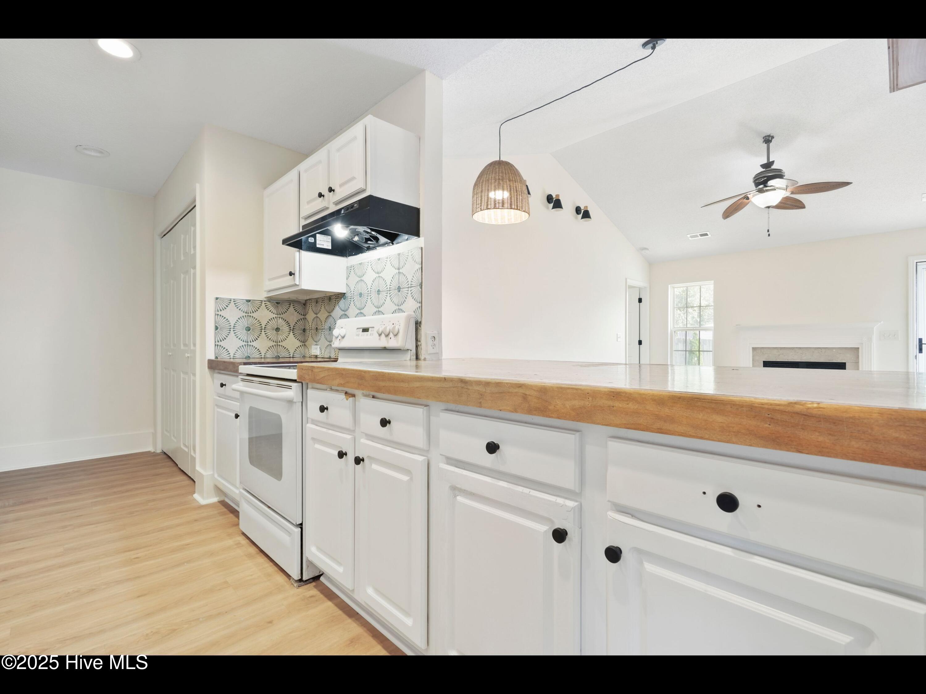 711 Glenarthur Drive