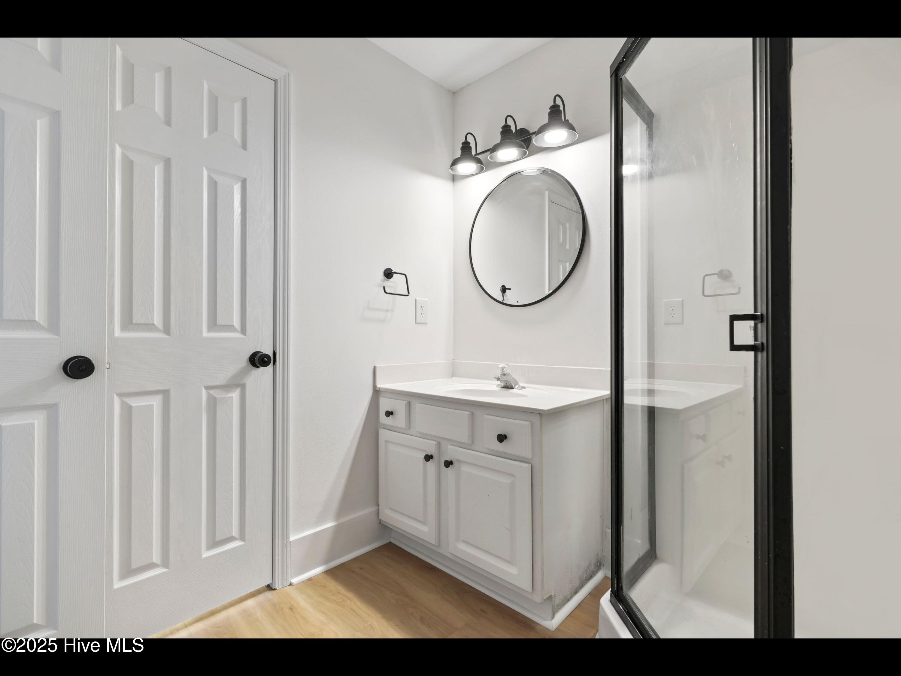 711 Glenarthur Drive