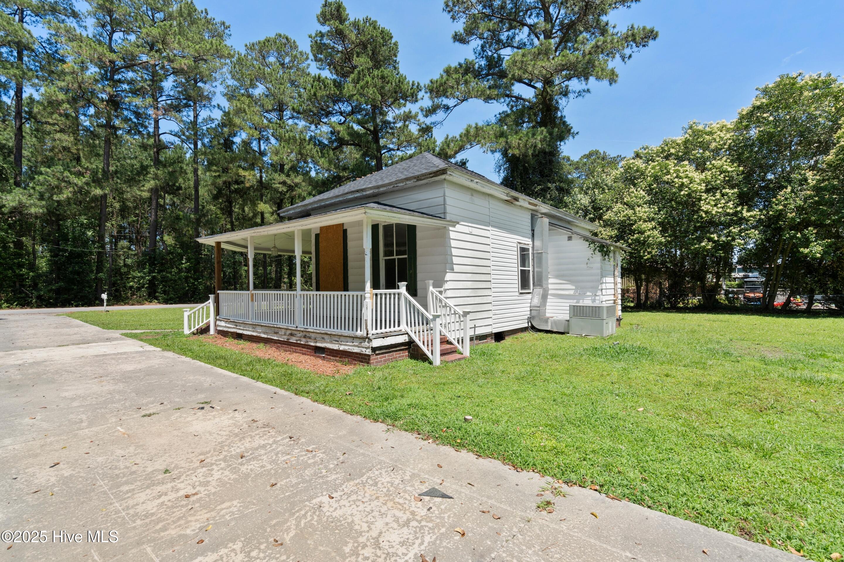401 Pecan Lane