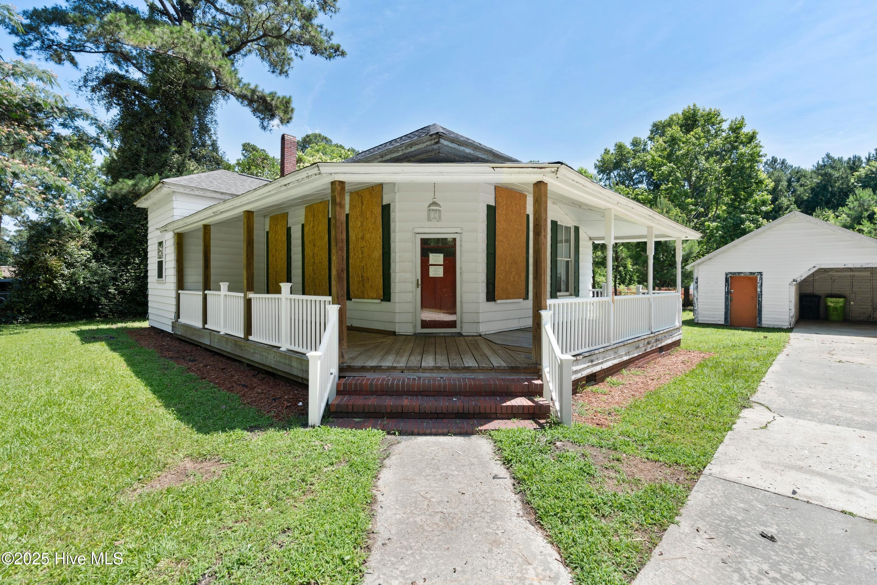 401 Pecan Lane