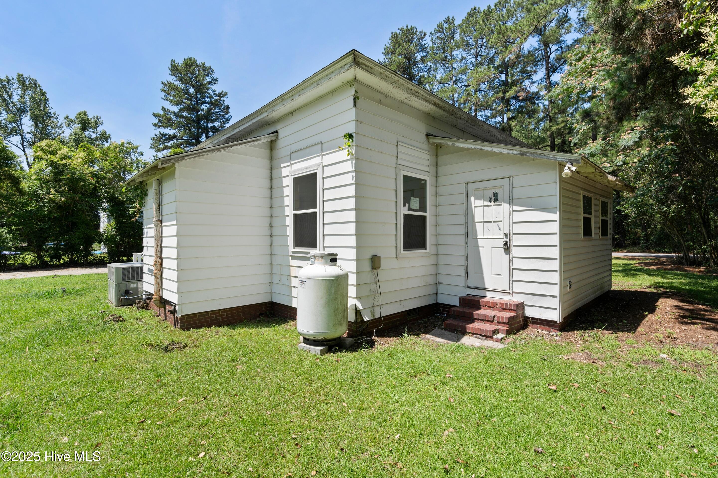 401 Pecan Lane