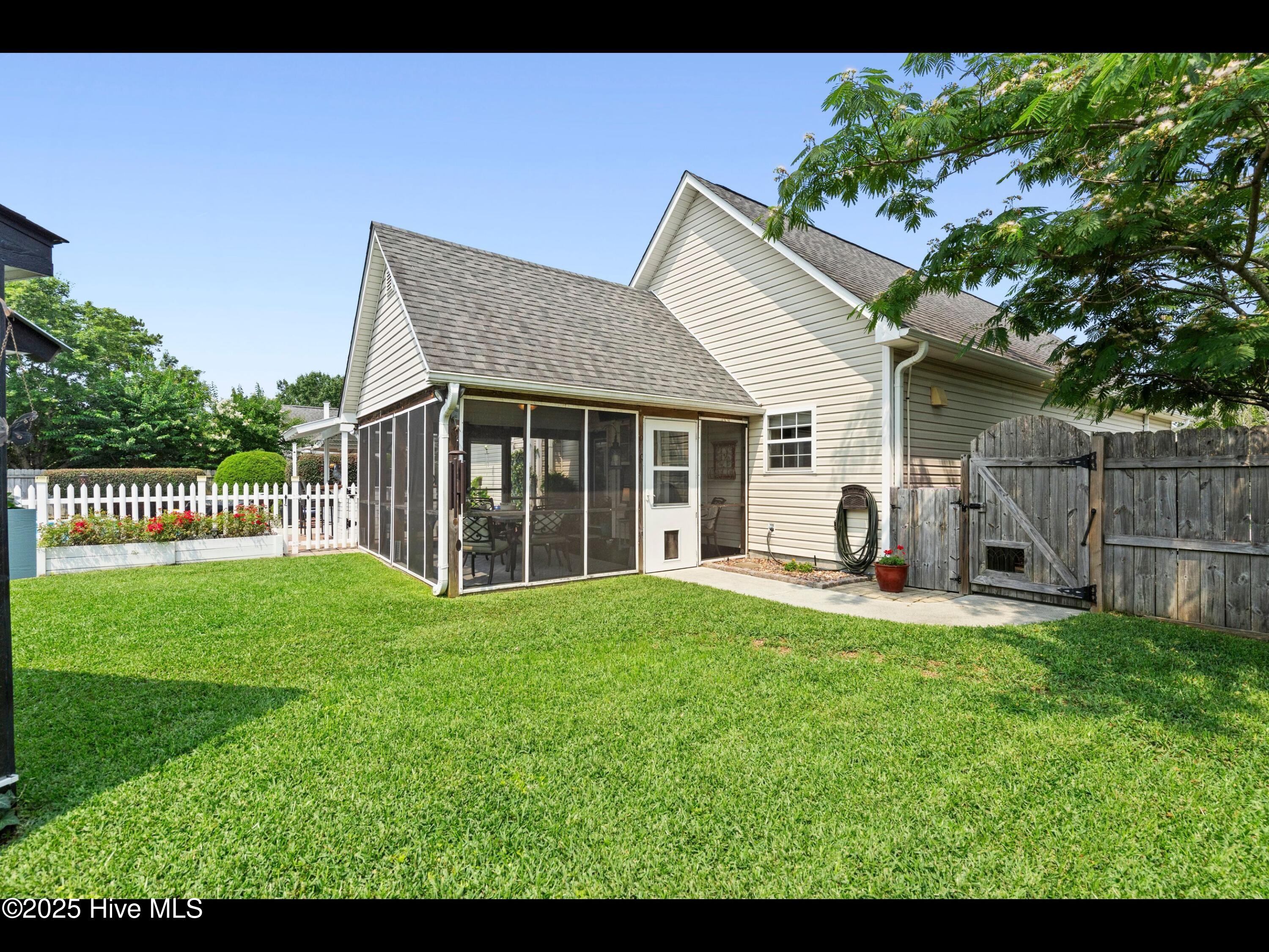 1204 Maple Ridge Road