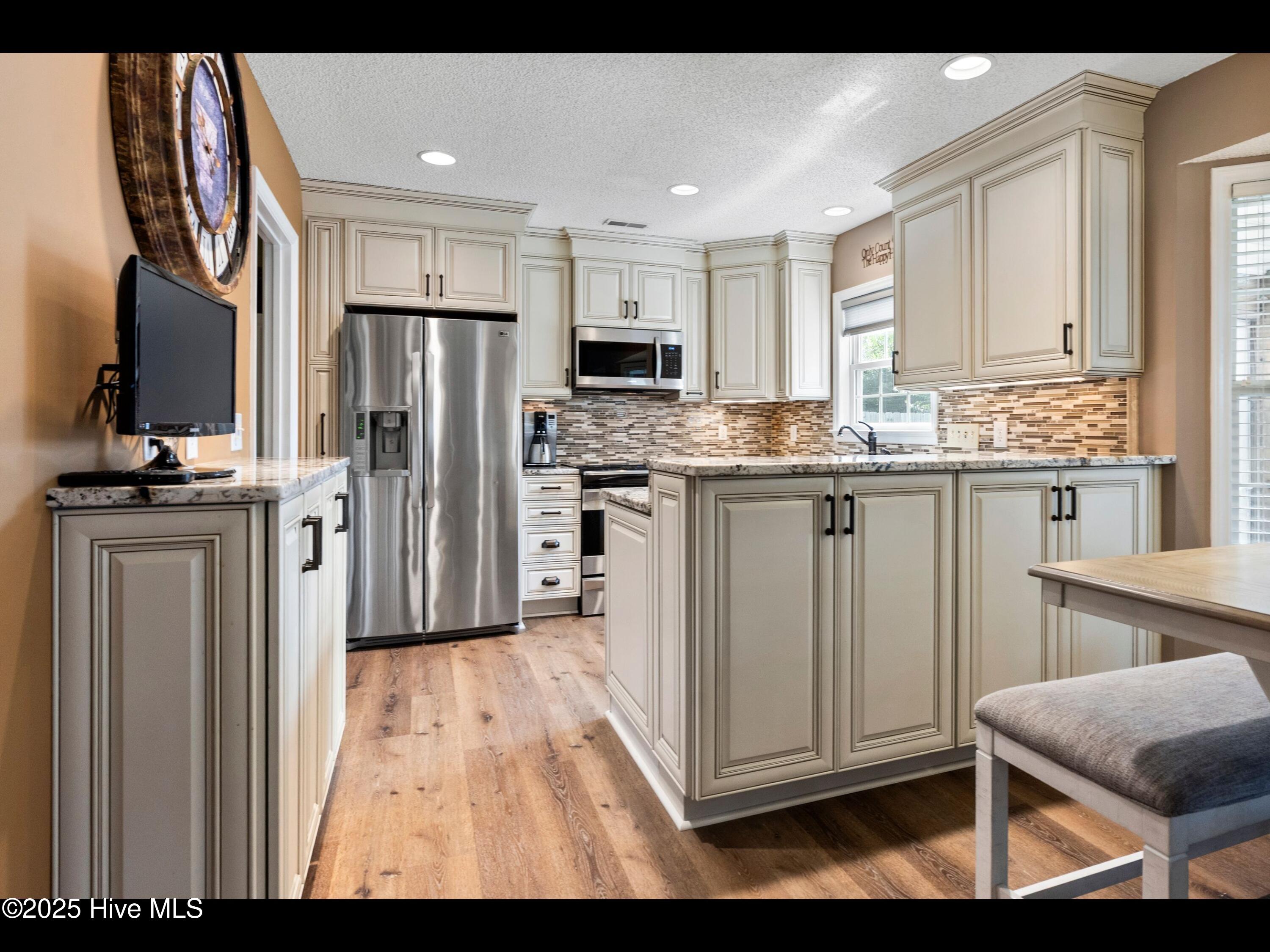 1204 Maple Ridge Road