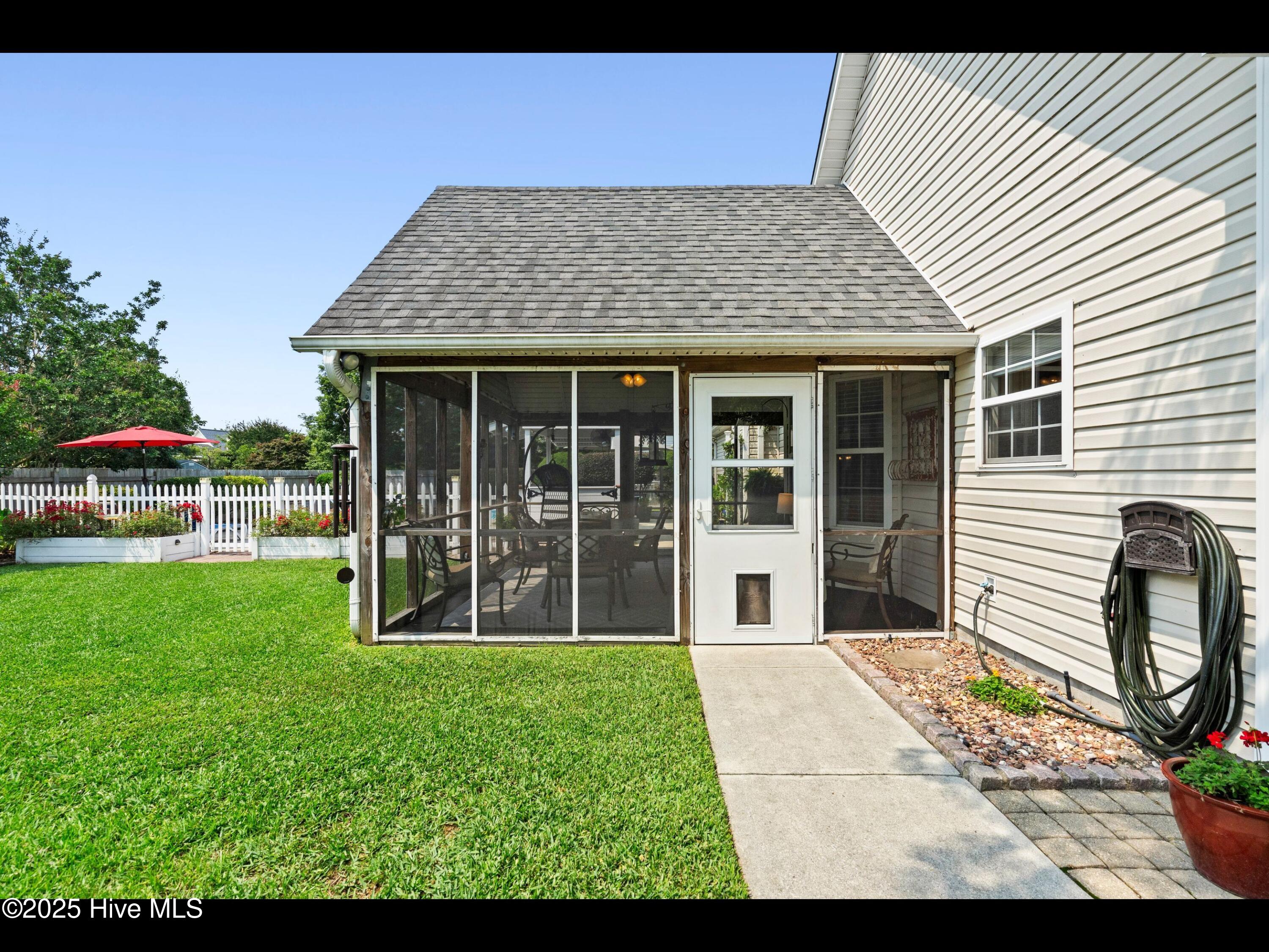 1204 Maple Ridge Road