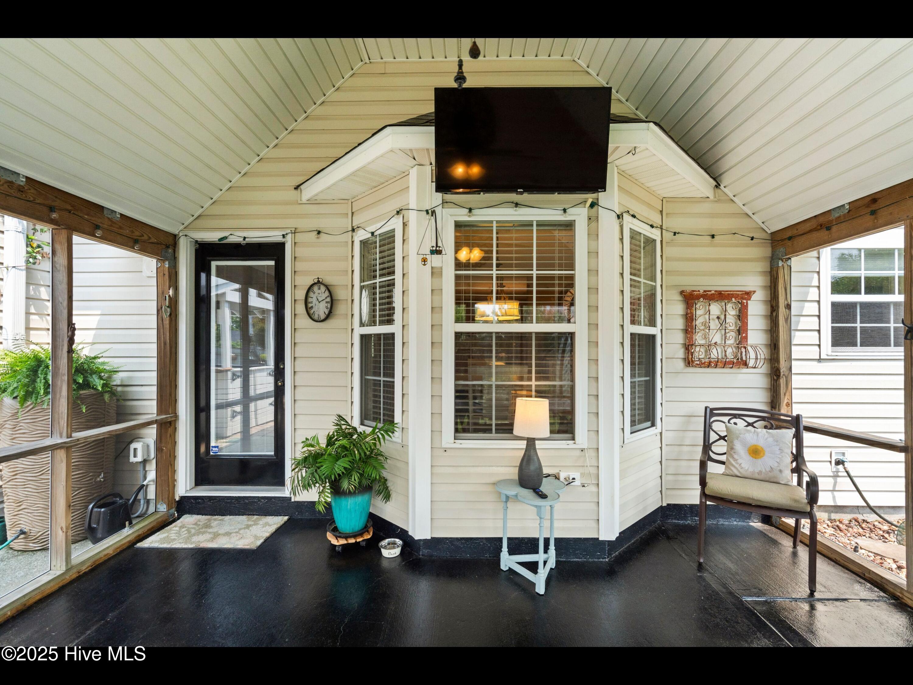 1204 Maple Ridge Road