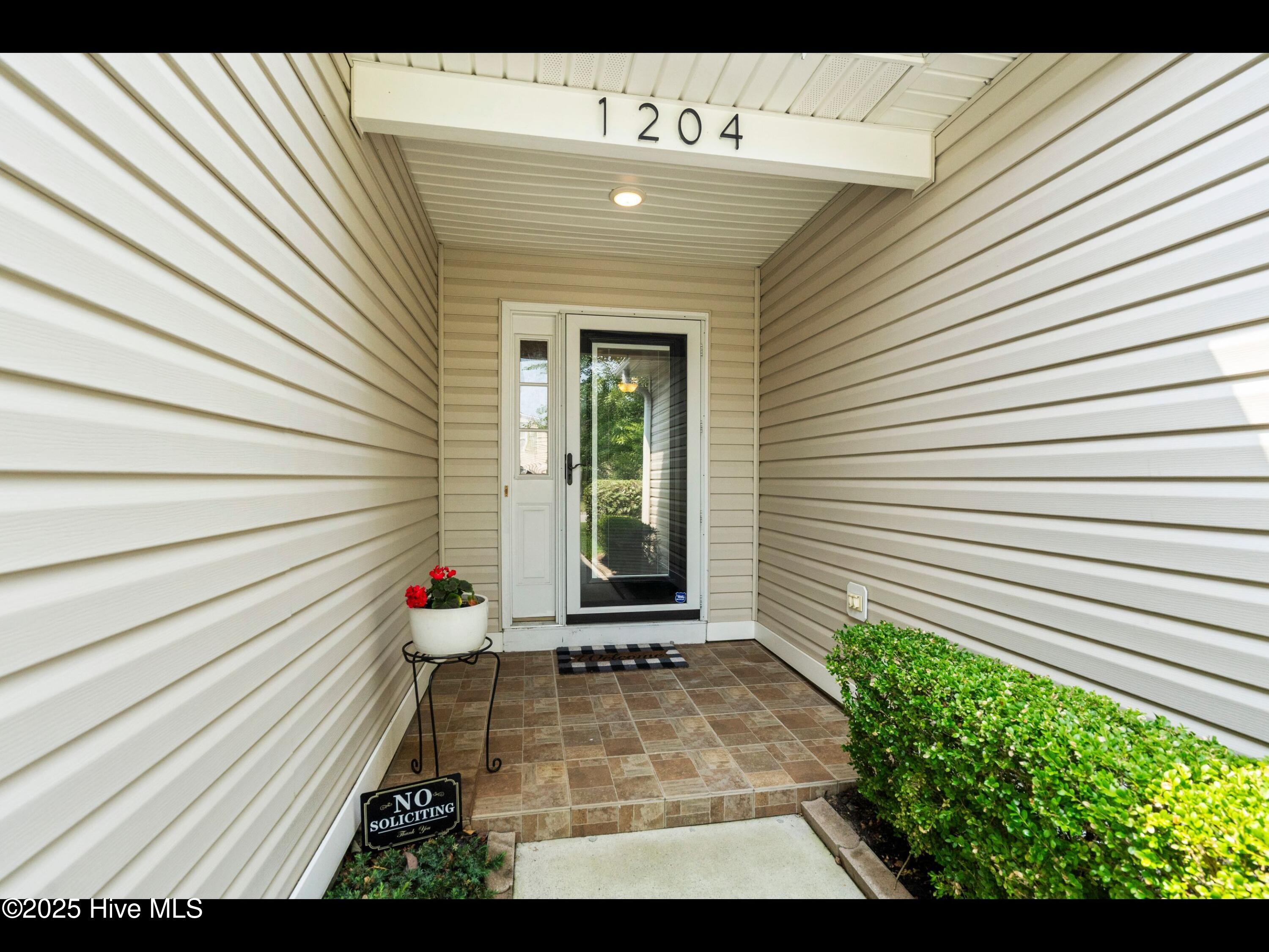 1204 Maple Ridge Road