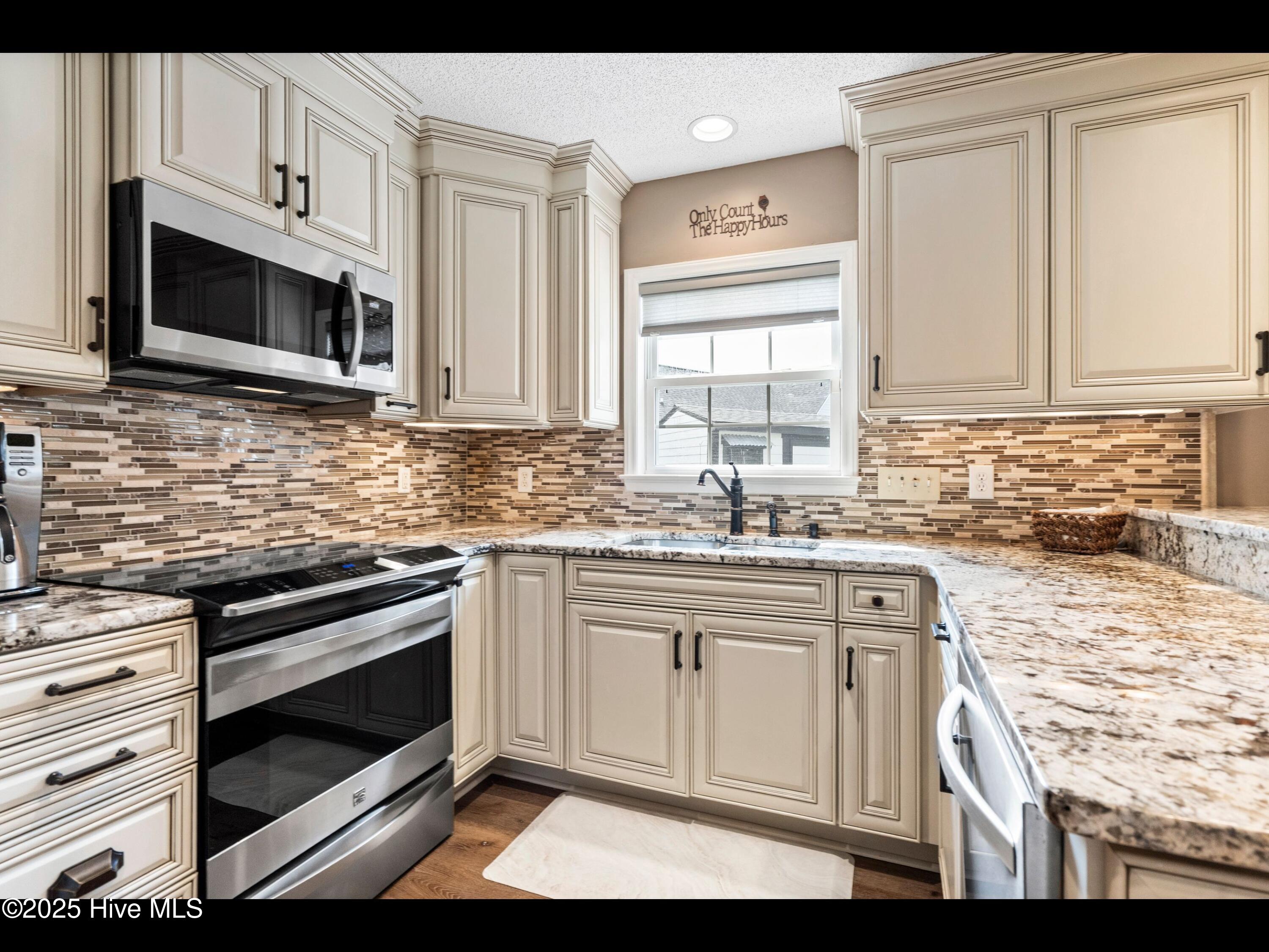 1204 Maple Ridge Road