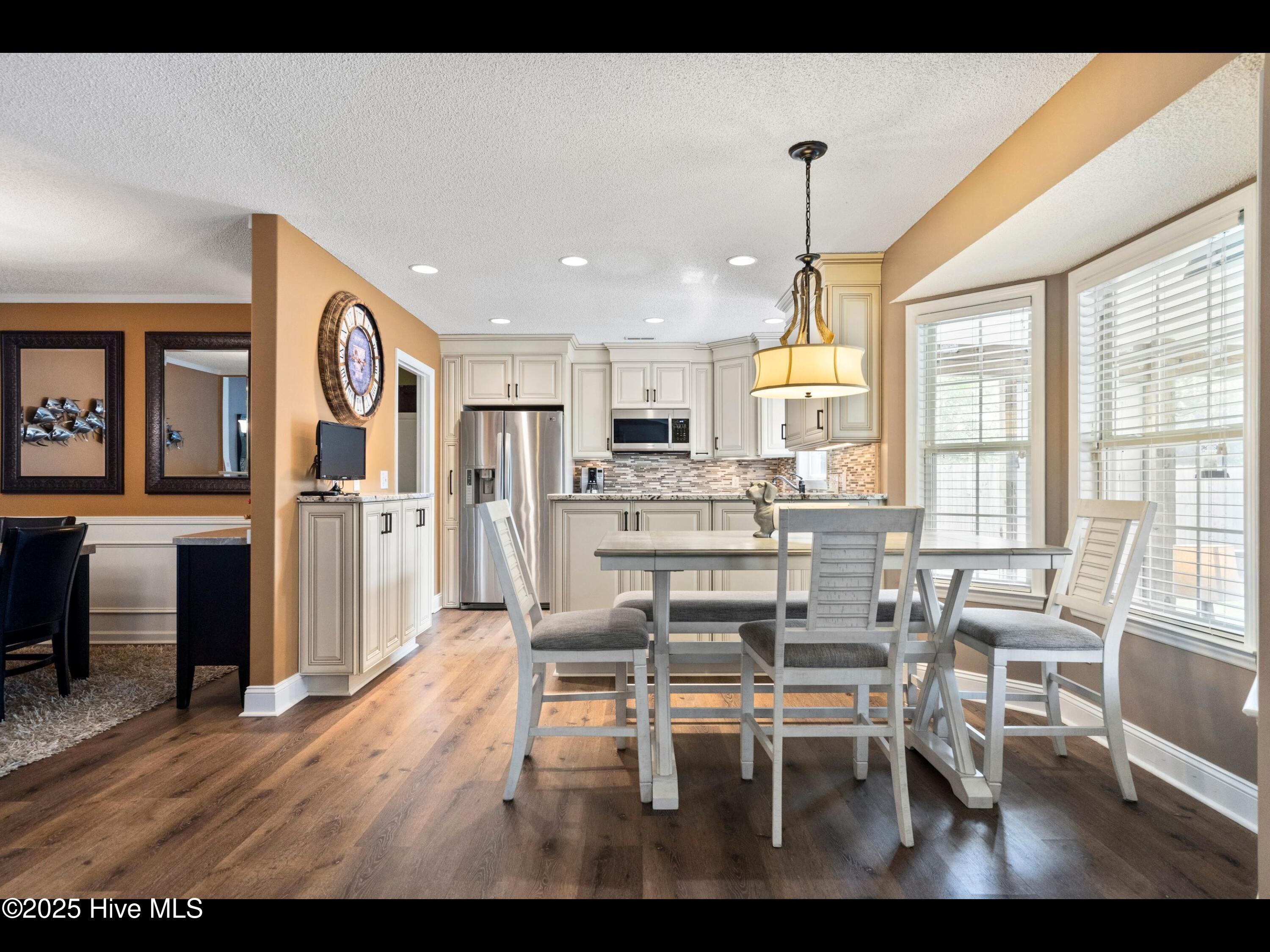 1204 Maple Ridge Road