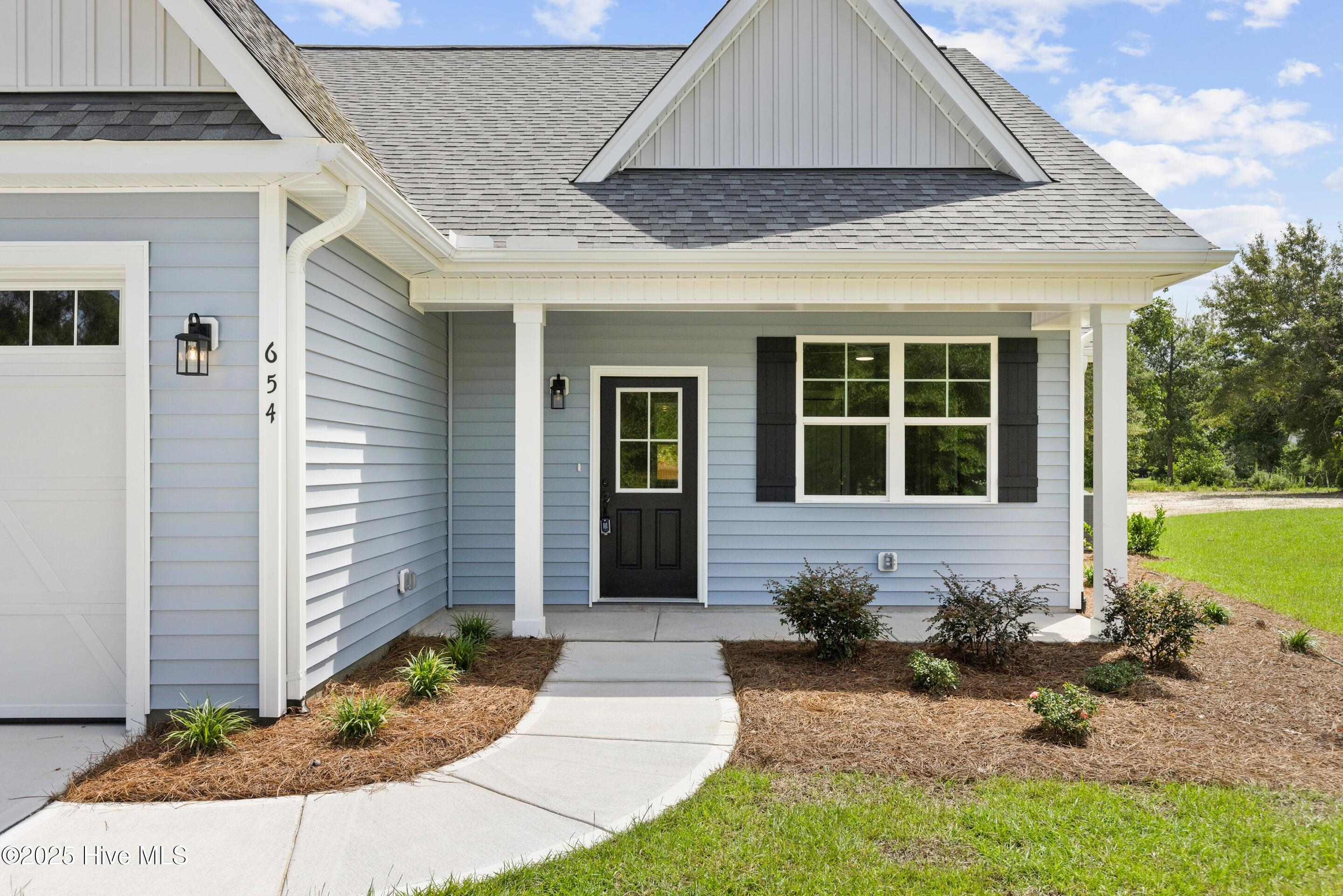 654 Sanctuary Point SW