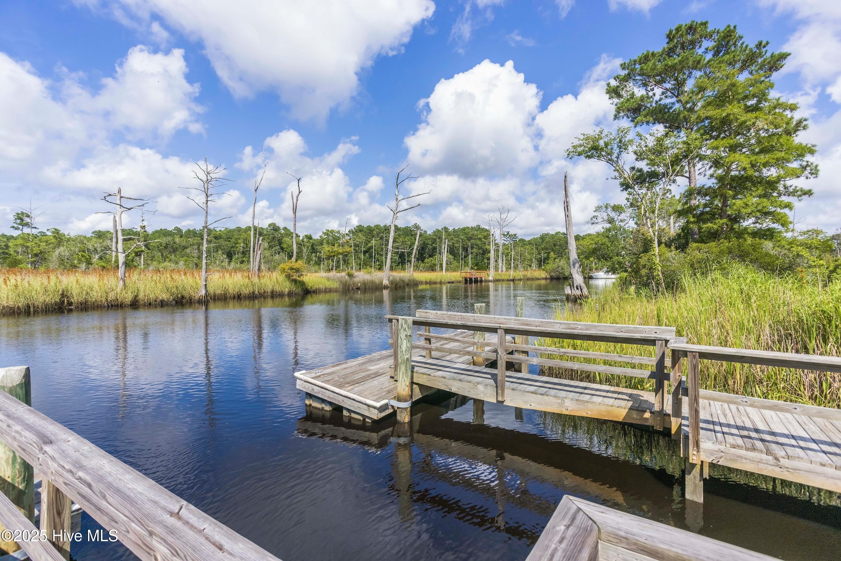 654 Sanctuary Point SW