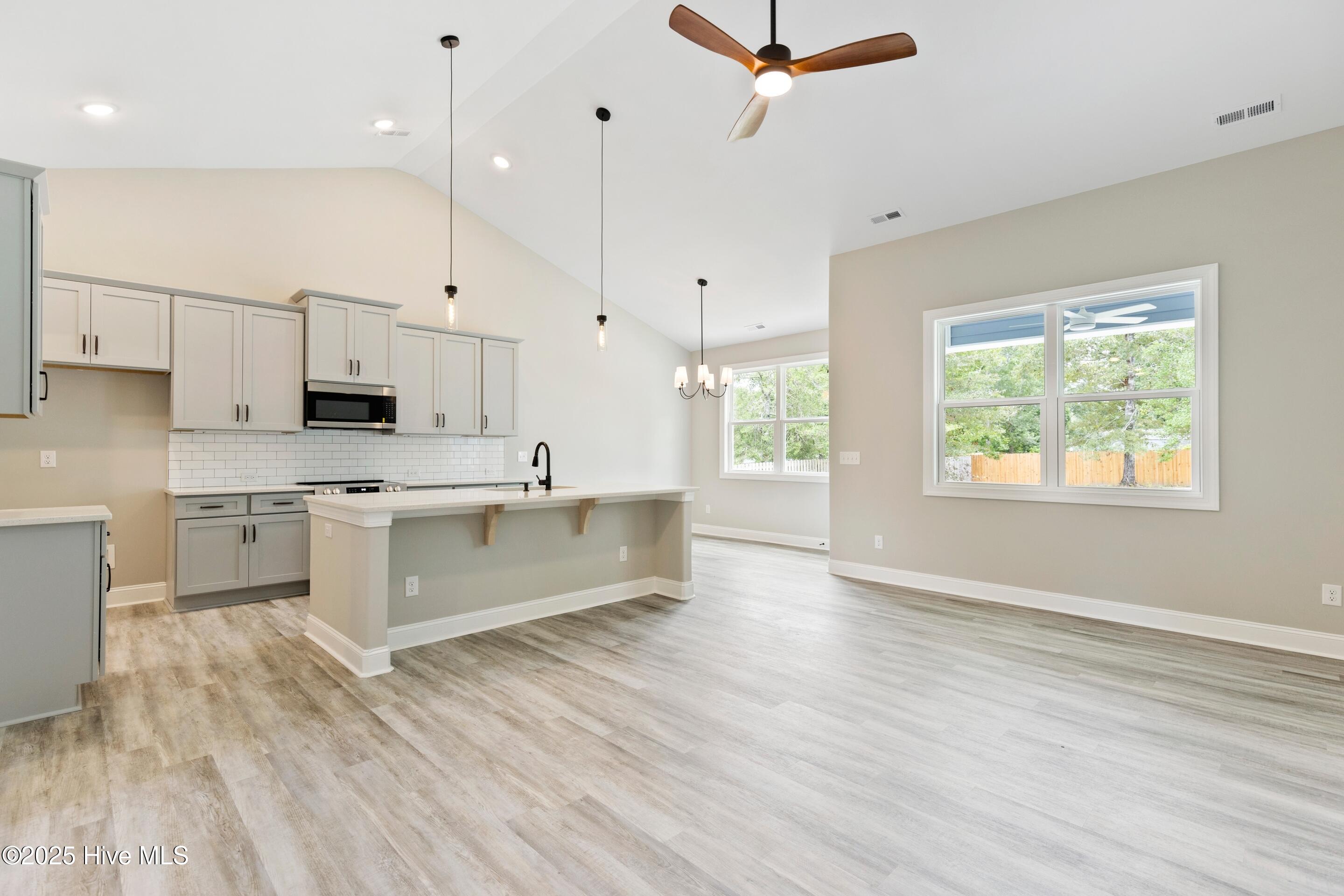 654 Sanctuary Point SW