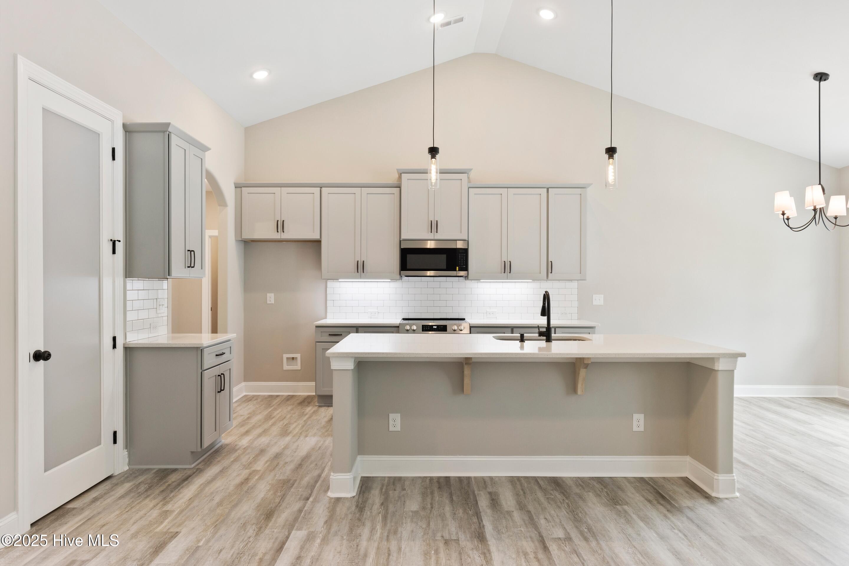 654 Sanctuary Point SW