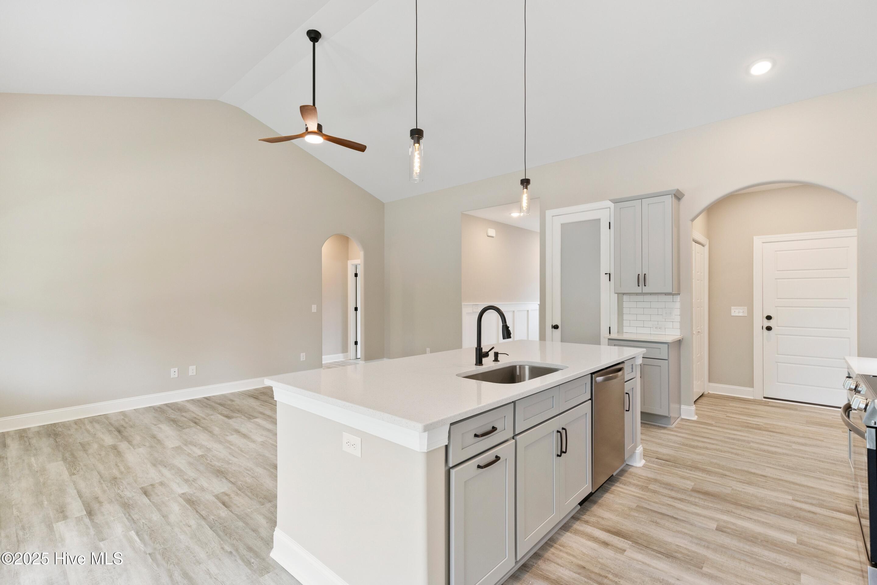 654 Sanctuary Point SW