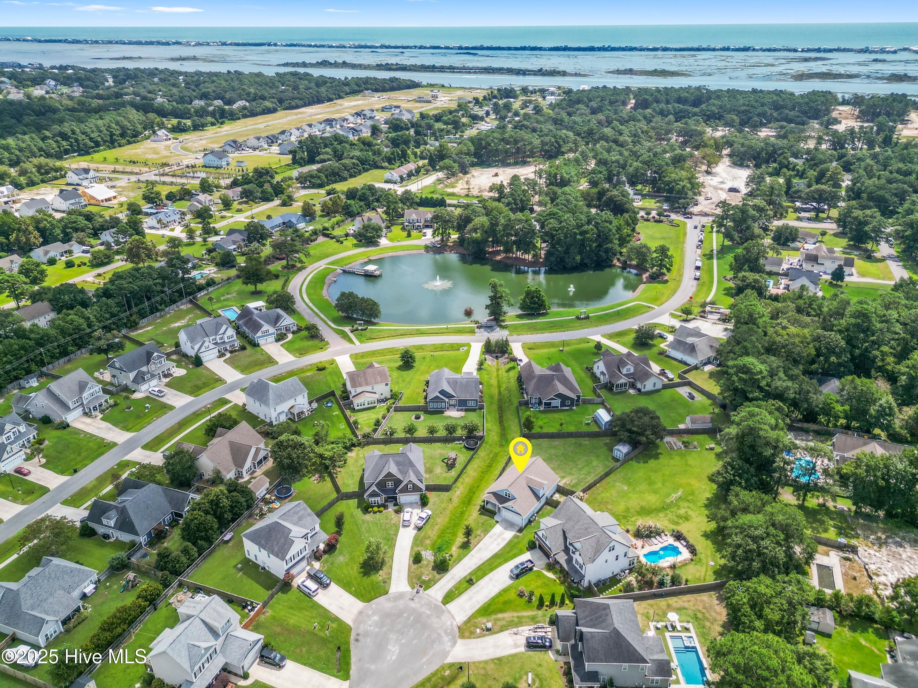 108 S Lamplighters Walk