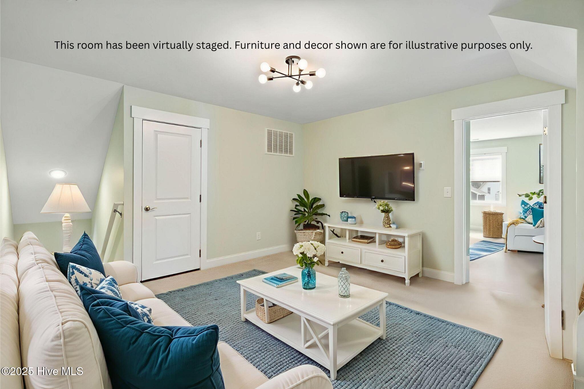 108 S Lamplighters Walk