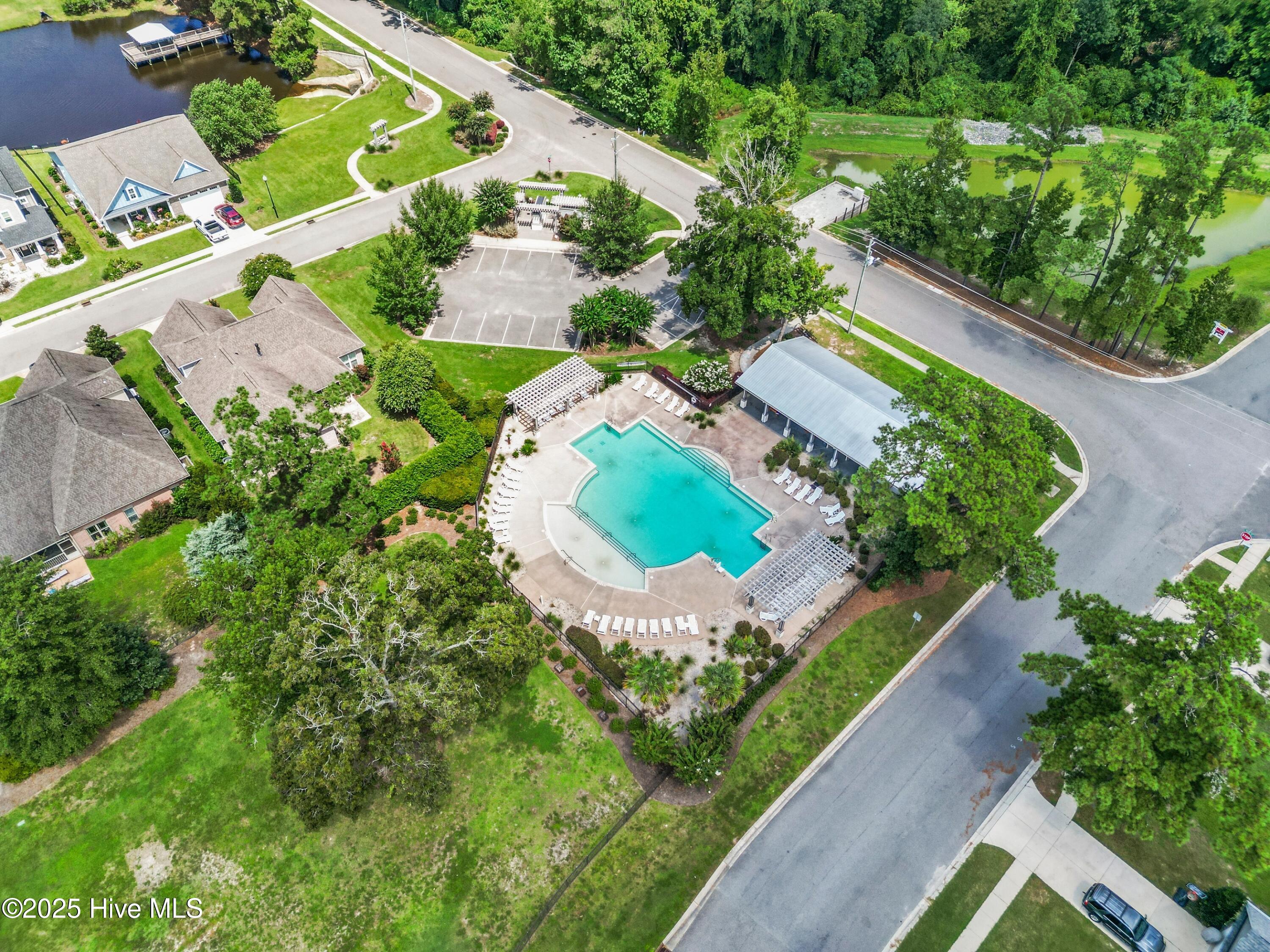 108 S Lamplighters Walk