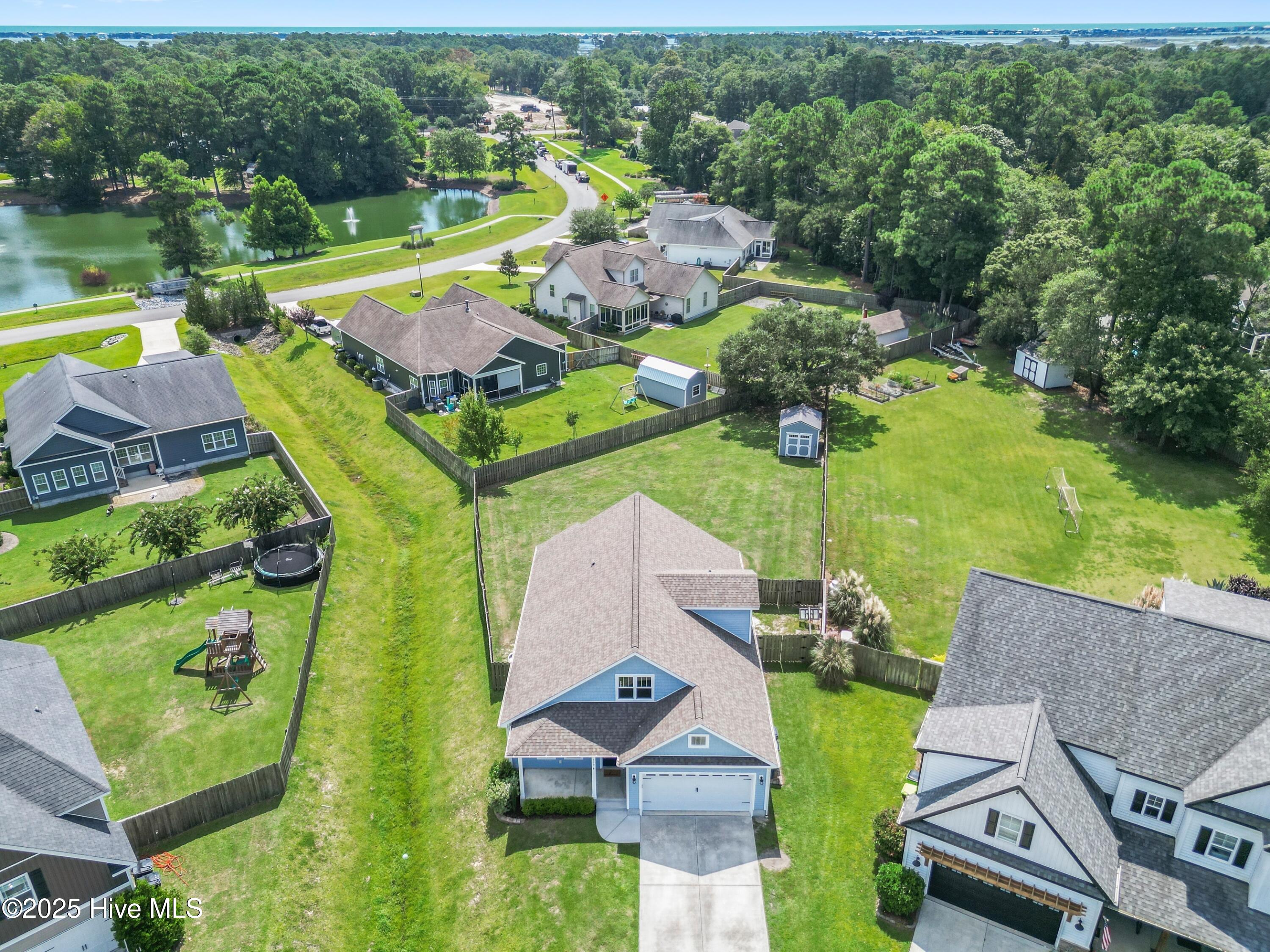 108 S Lamplighters Walk