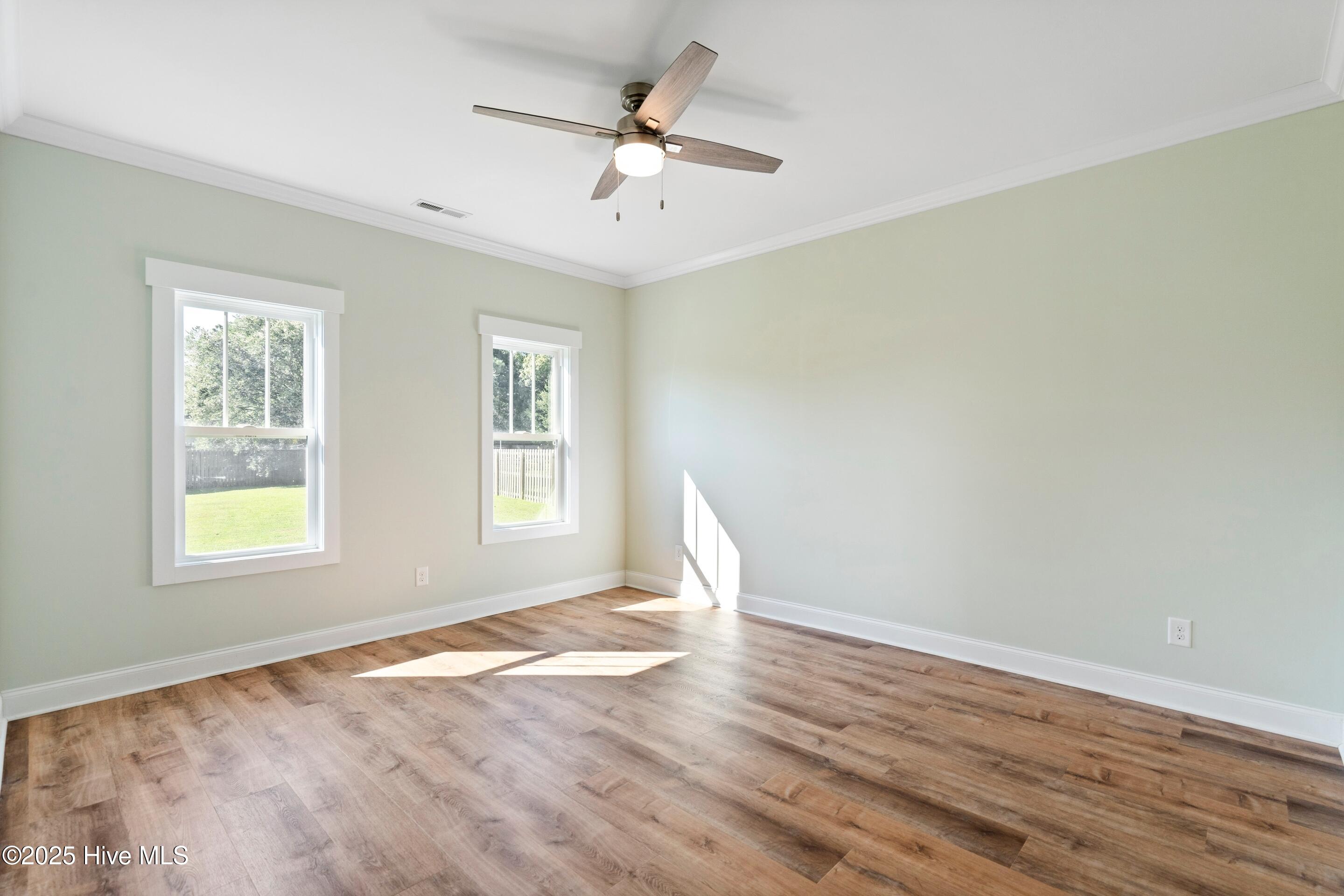 108 S Lamplighters Walk