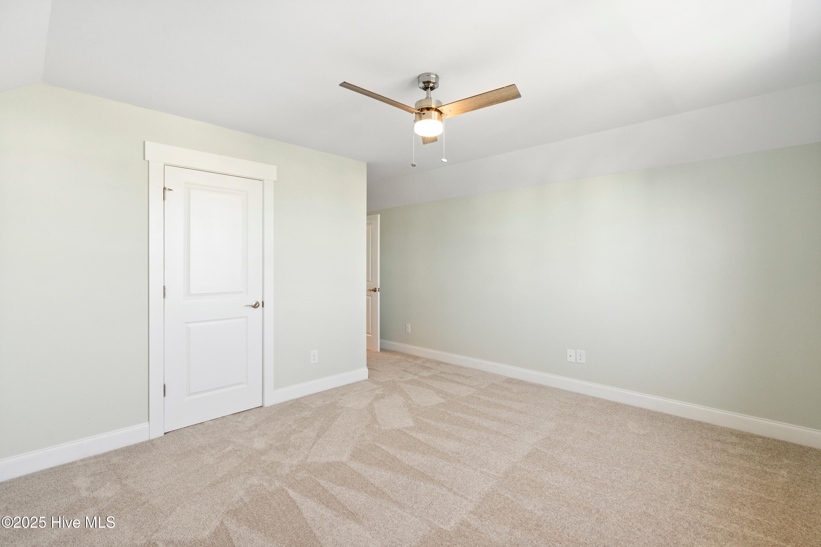 108 S Lamplighters Walk